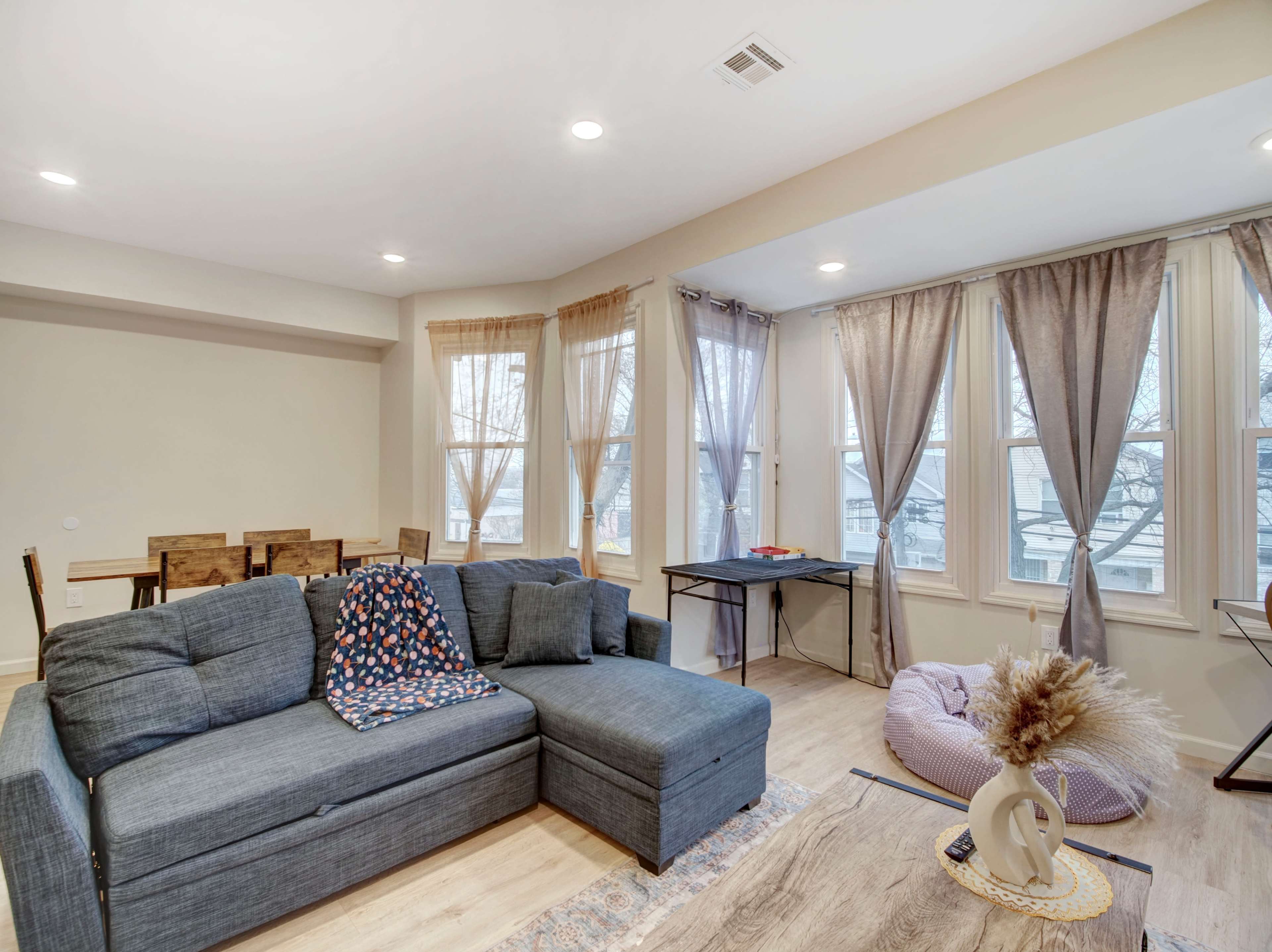 Chic 3-BR Urban Retreat Image in Upper Clinton Hill, Newark, NJ