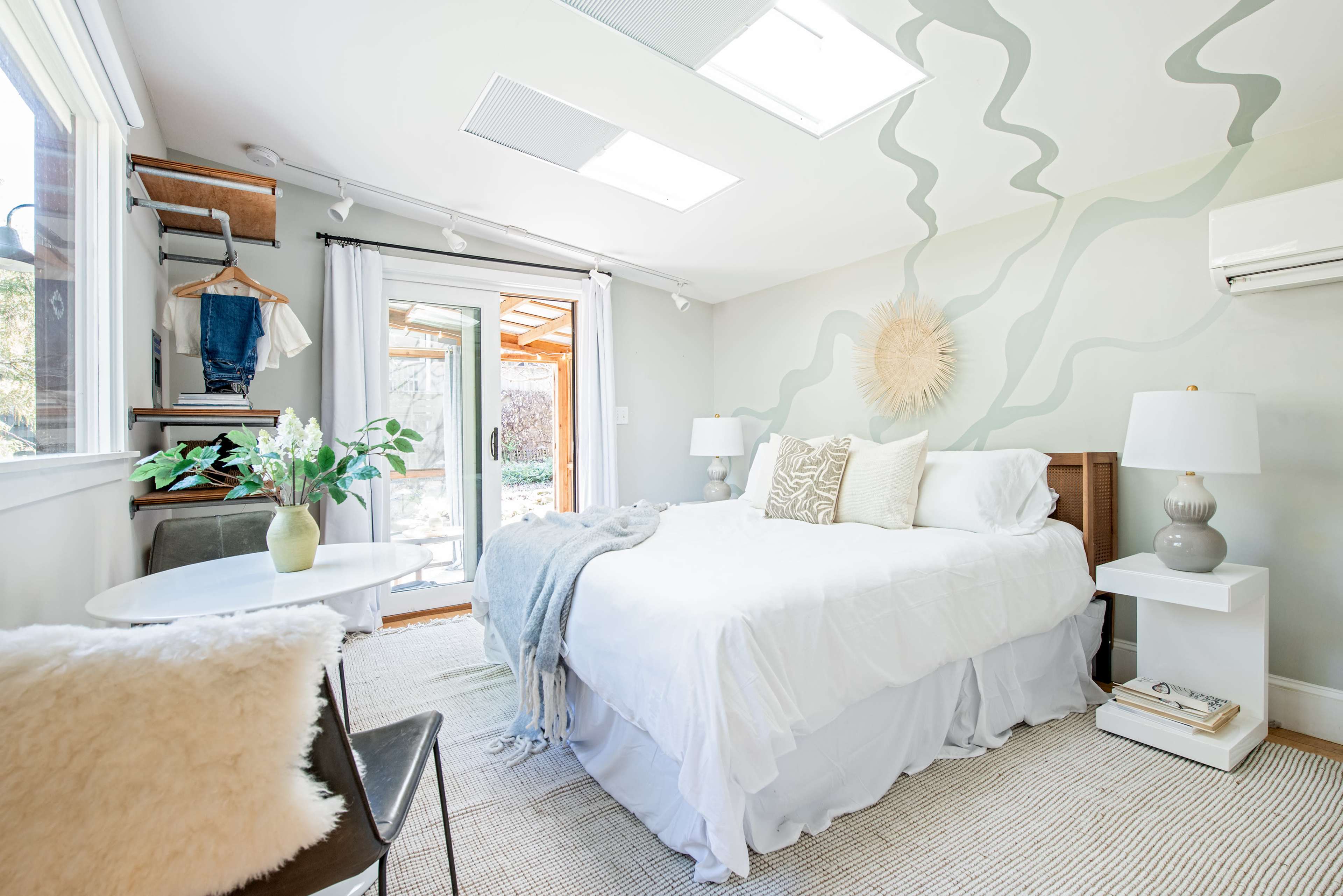 Ursa Minor - Bright, Tiny Designer Carriage House Image in Cabbagetown, Atlanta, GA