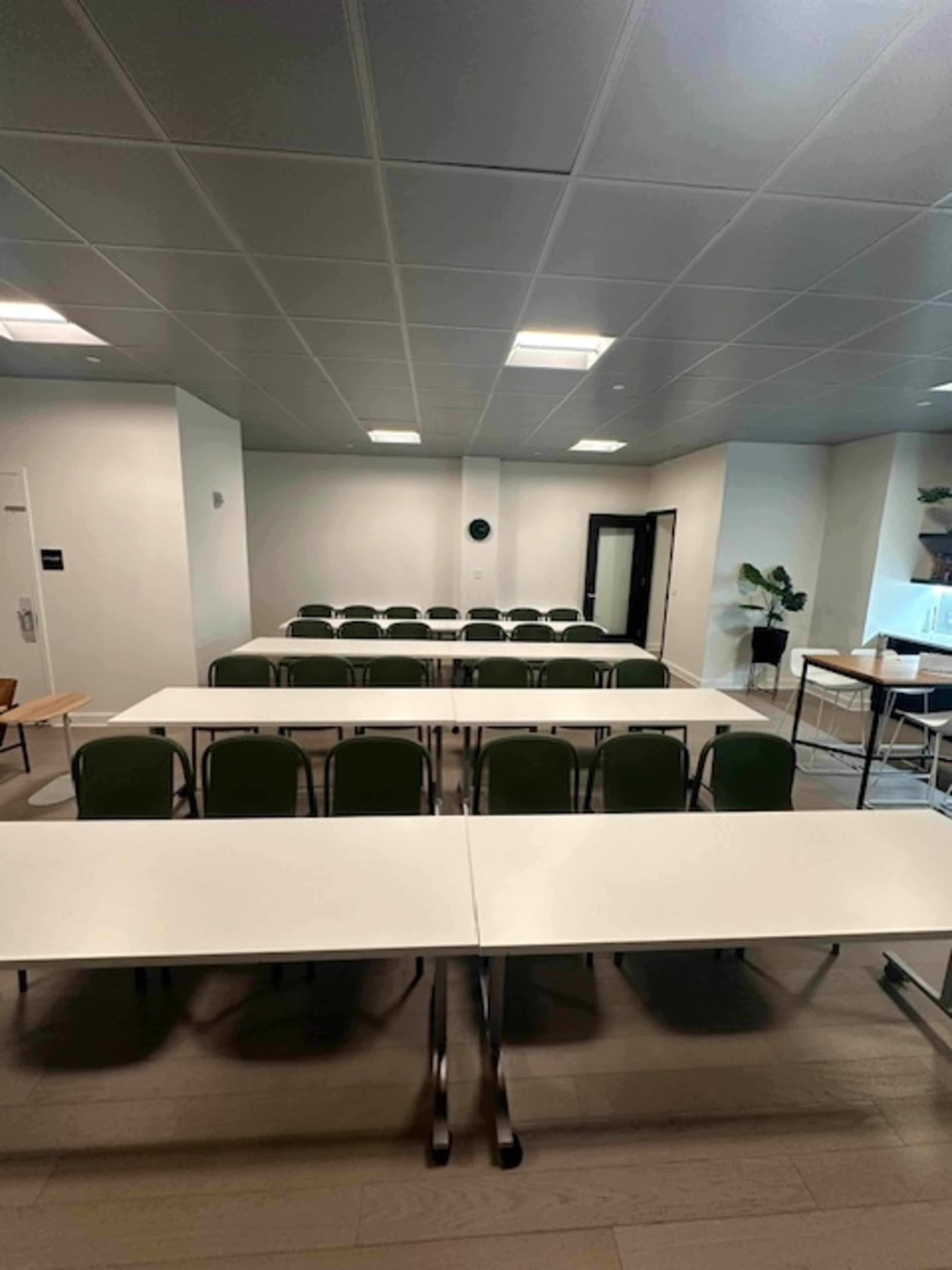 Modern Coworking Meeting Space with included AV and outside catering allowed Image in Lower Manhattan, New York, NY