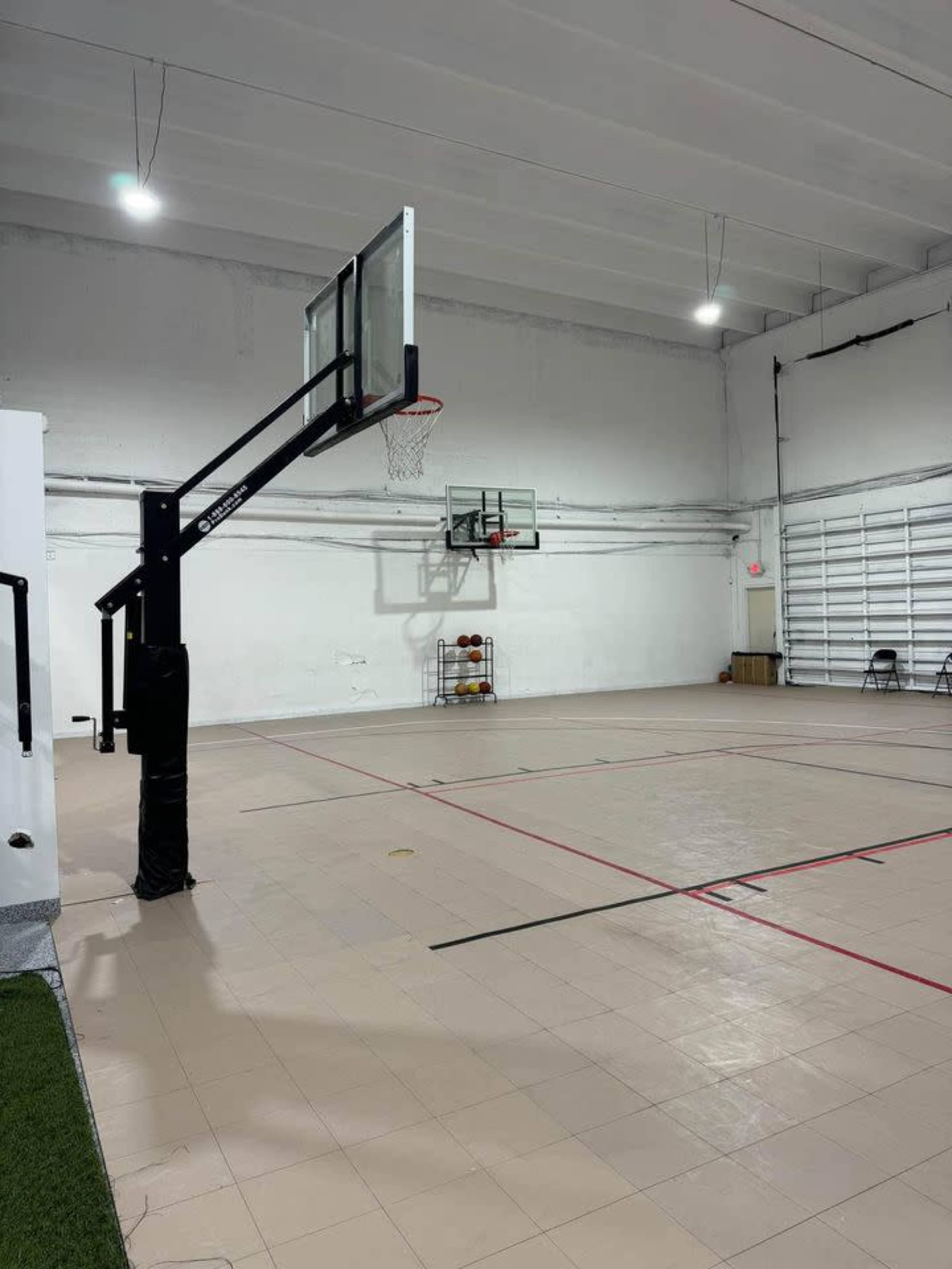 South Florida Warehouse Basketball Gym Image in Davie, Davie, FL
