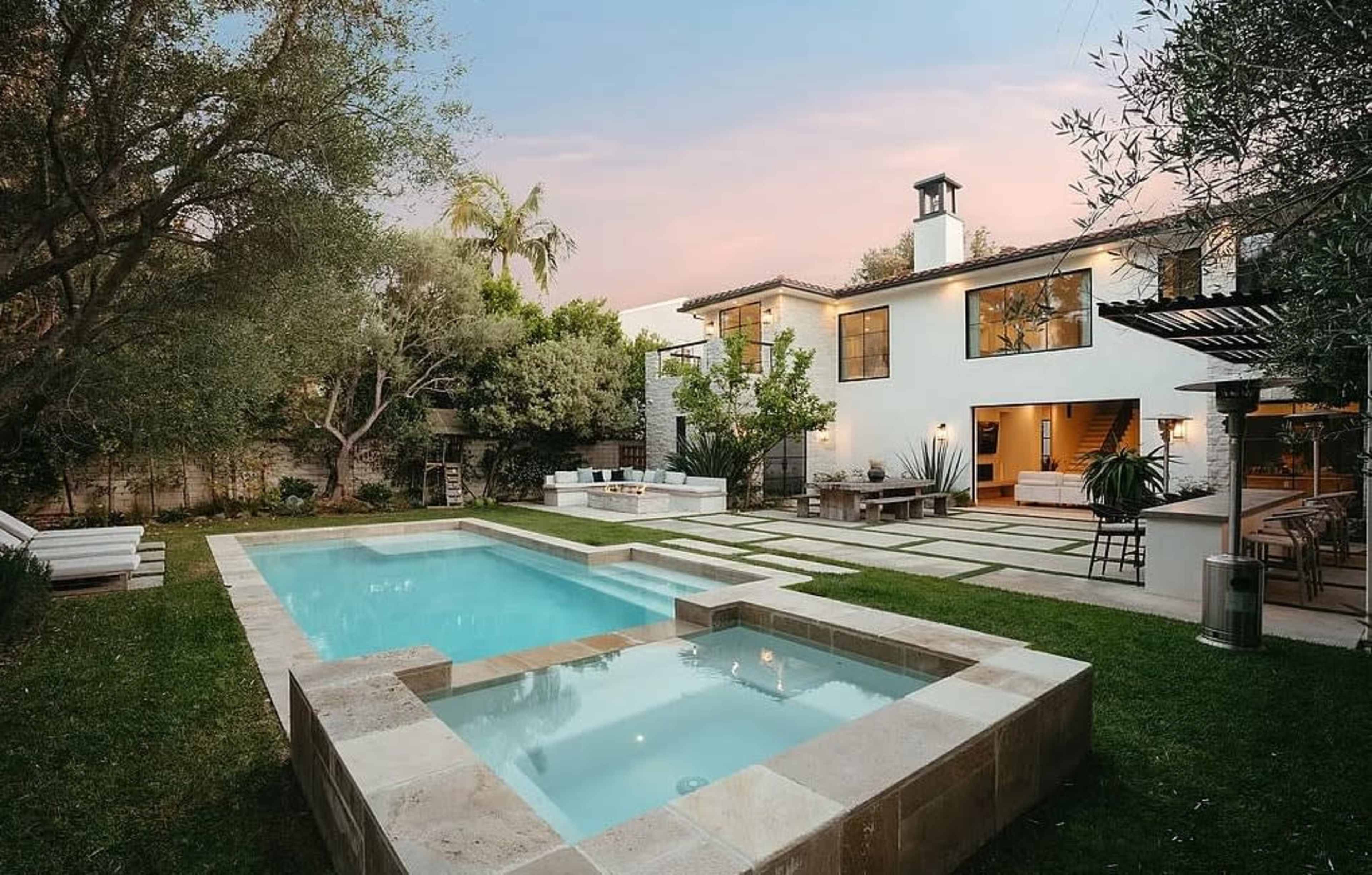 Wabi Sabi, clean, modern, lots of natural lighting, organic, content creation space Image in Newport Beach, Newport Beach, CA