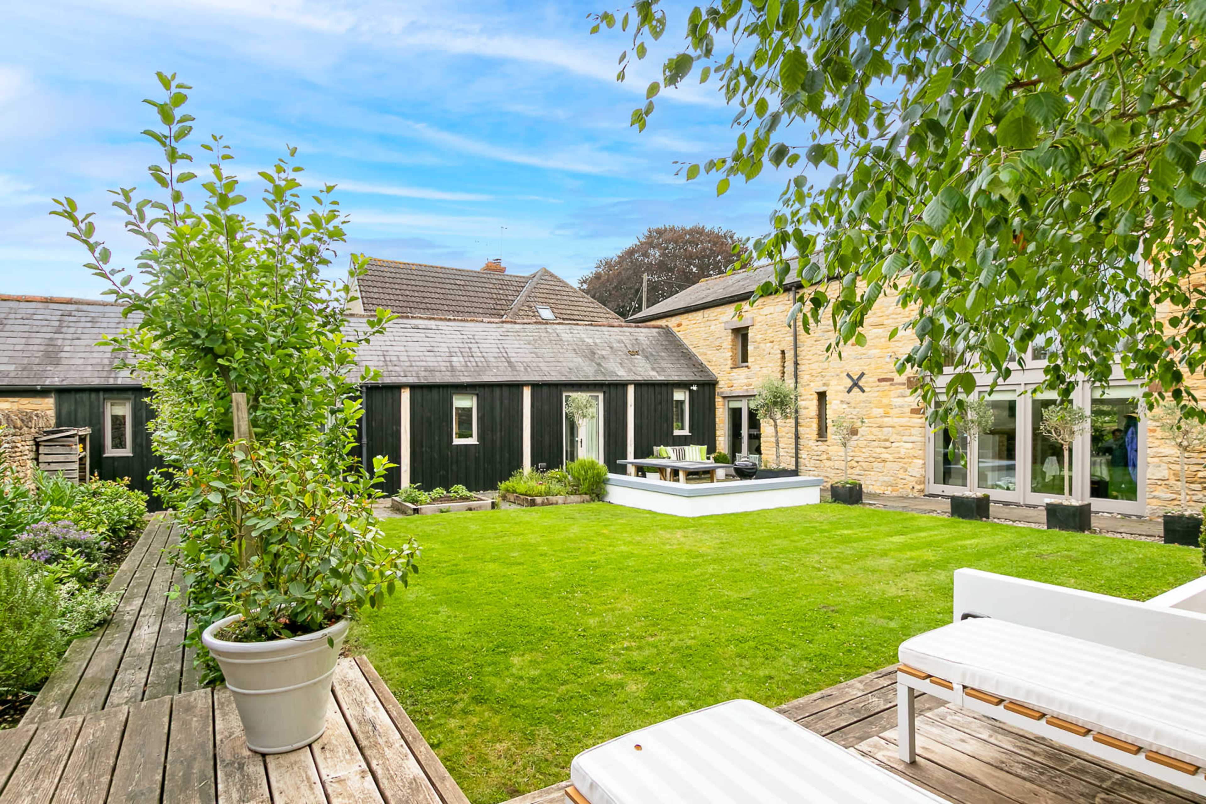 Beautiful Barn Conversion in Oxfordshire- perfect for film set in a 'country home' Image in Sulgrave, Sulgrave, ENG
