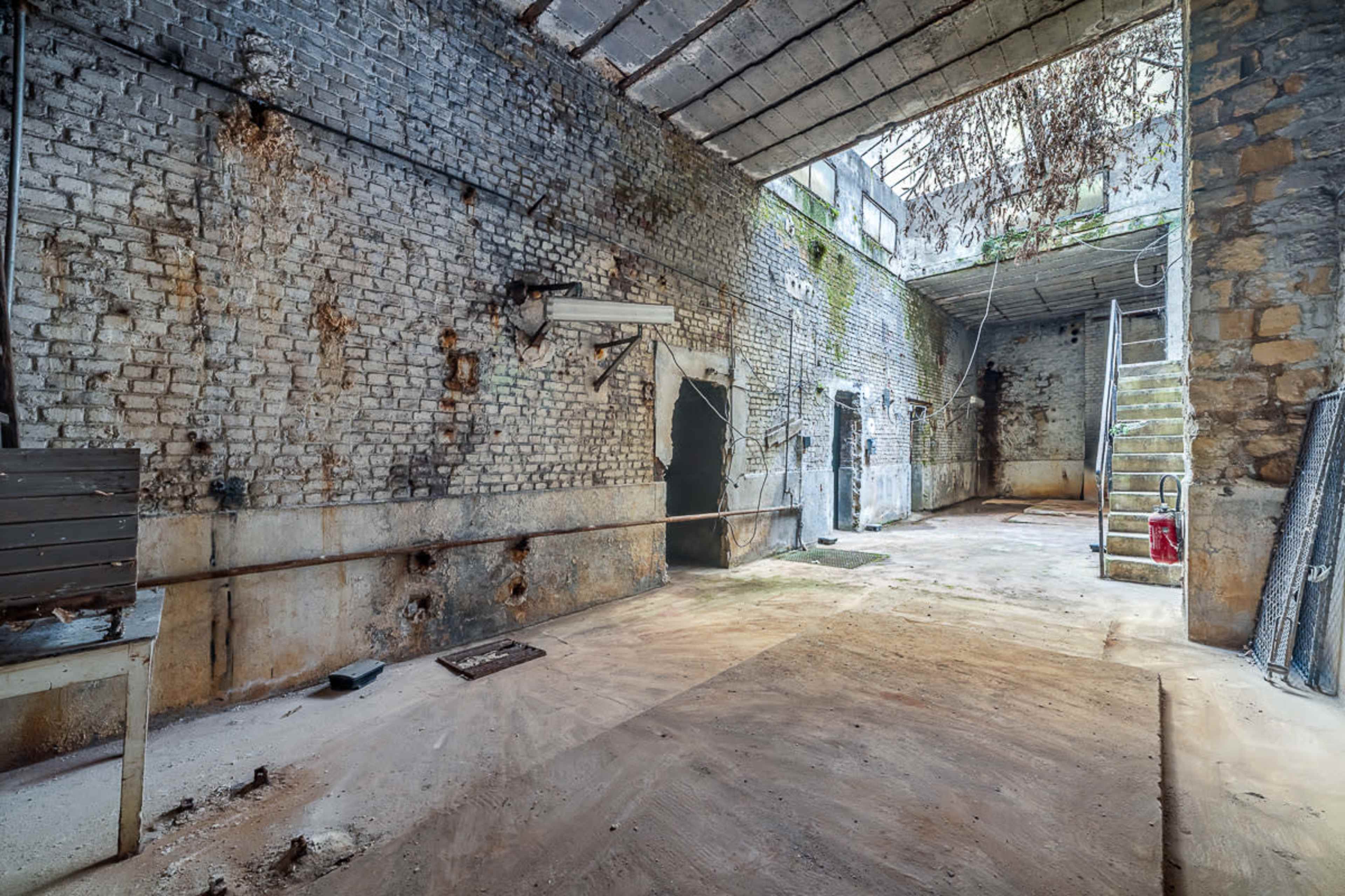 Espace industriel brut avec verrière - décor unique pour shooting & tournages - Paris 15e Image in Saint-Lambert, PARIS