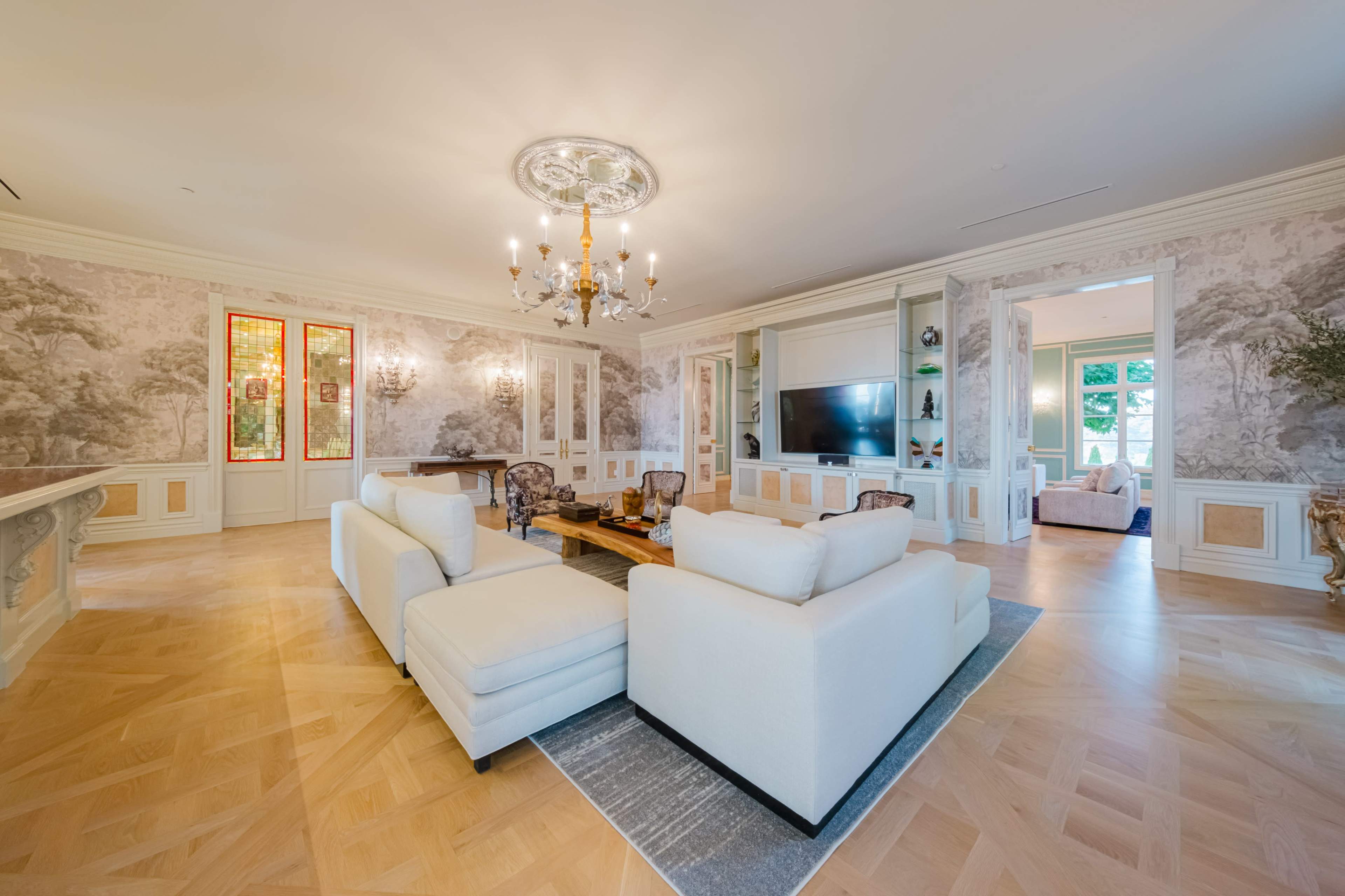 THE VERSAILLES OF BEVERLY HILLS Image in Beverly Crest, Beverly Hills, CA