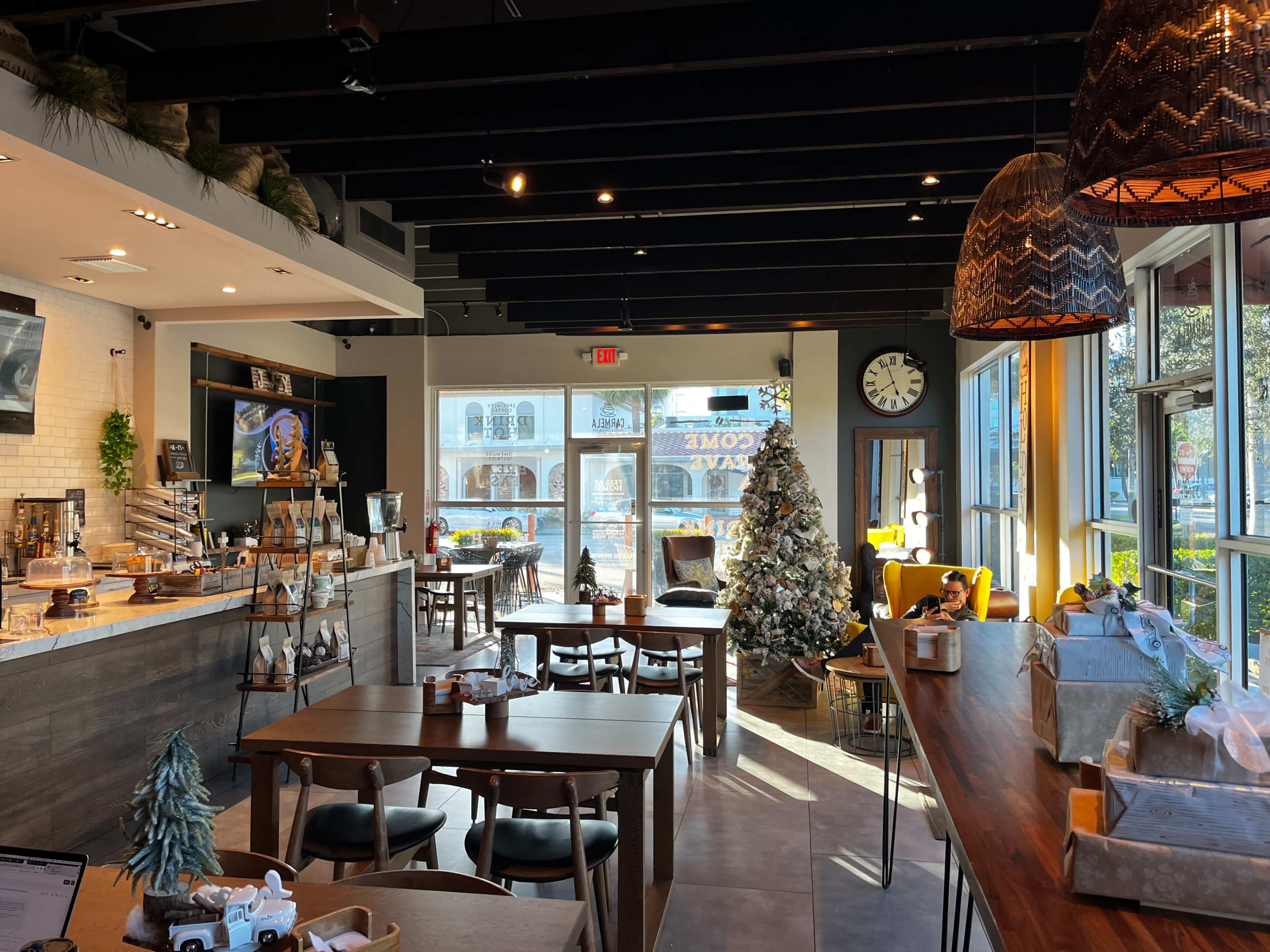 Charming & Spacious Coffee Lounge in East Delray – Perfect for Events! Image in Delray Beach, Delray Beach, FL