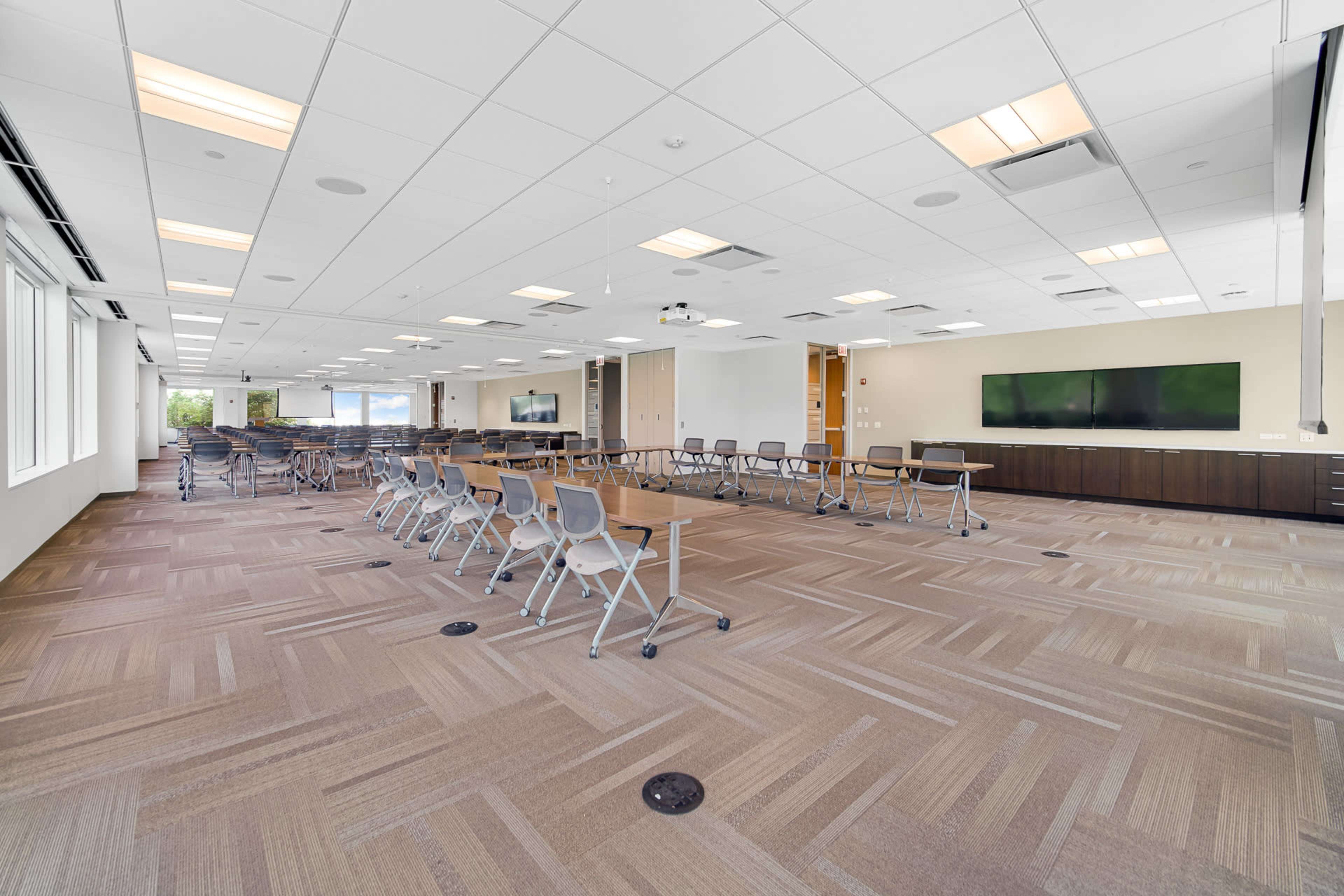 Suburban Corporate Training Room Image in Schaumburg Township, Schaumburg, IL