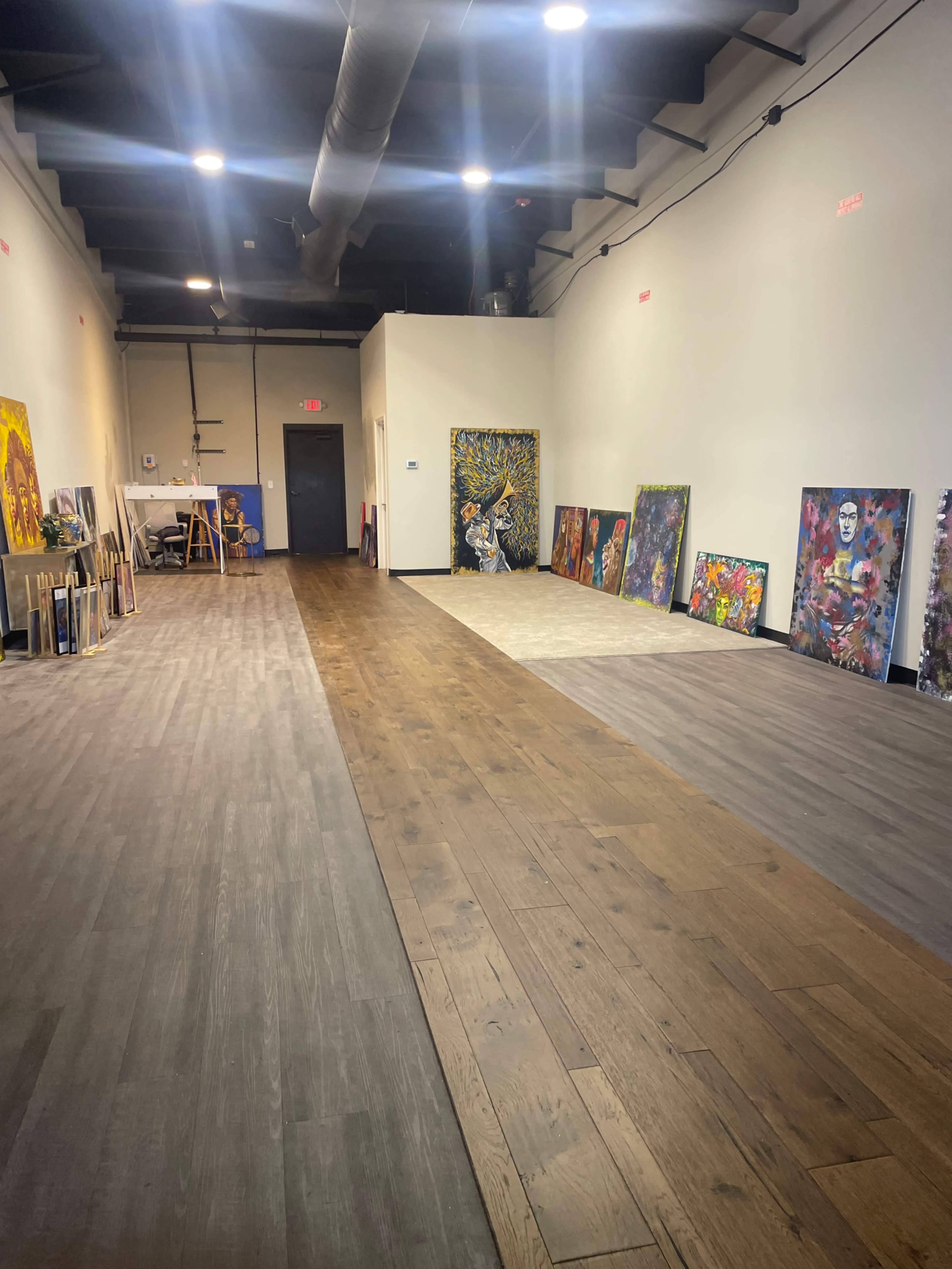 Woodstock Gallery Studio with Artistic Walls, Ideal for Shoots & Filming Image in Woodstock, Woodstock, GA