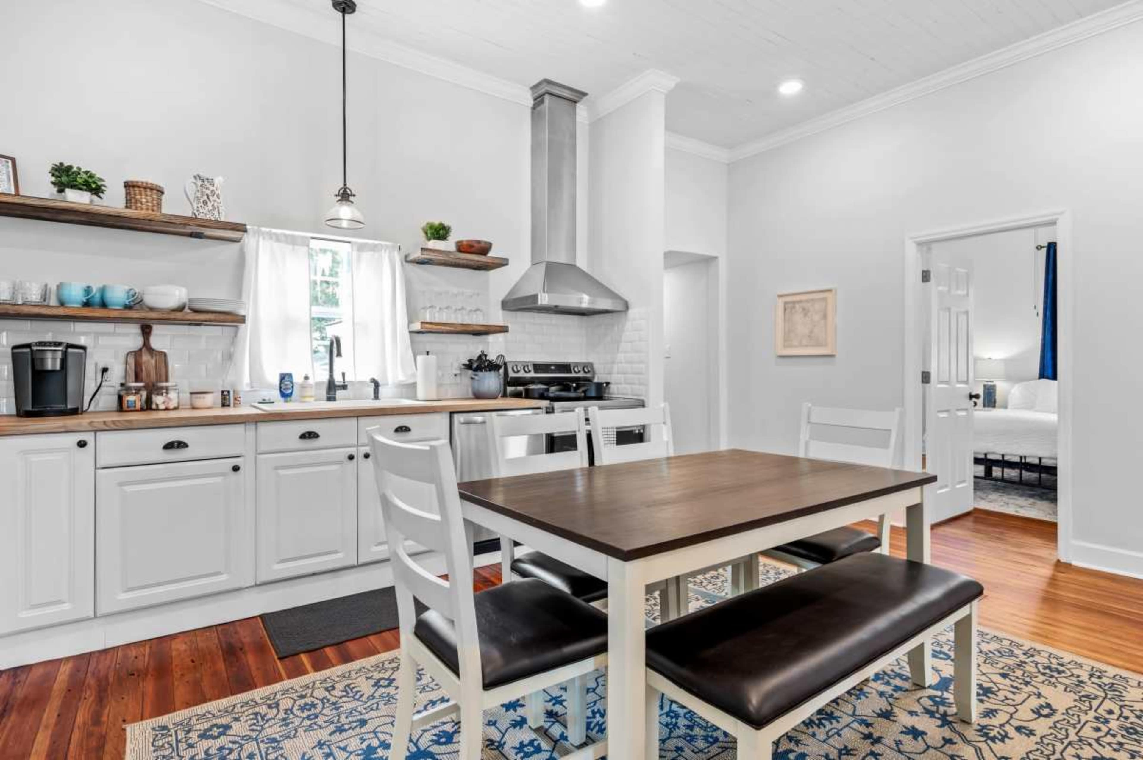 Charming Historic Home with Modern Decor Image in Thunderbolt, Savannah, GA