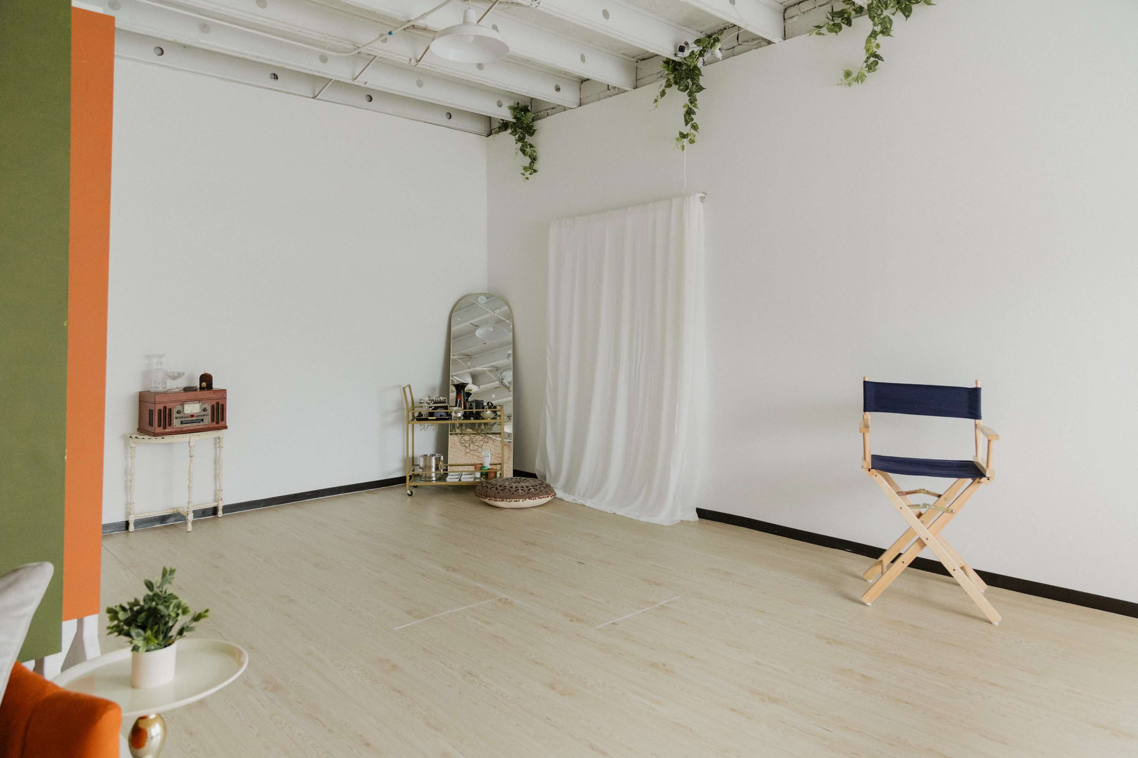 Retro Dallas Photo Studio with Industrial and Mid-Century Charm Image in South Dallas, Dallas, TX