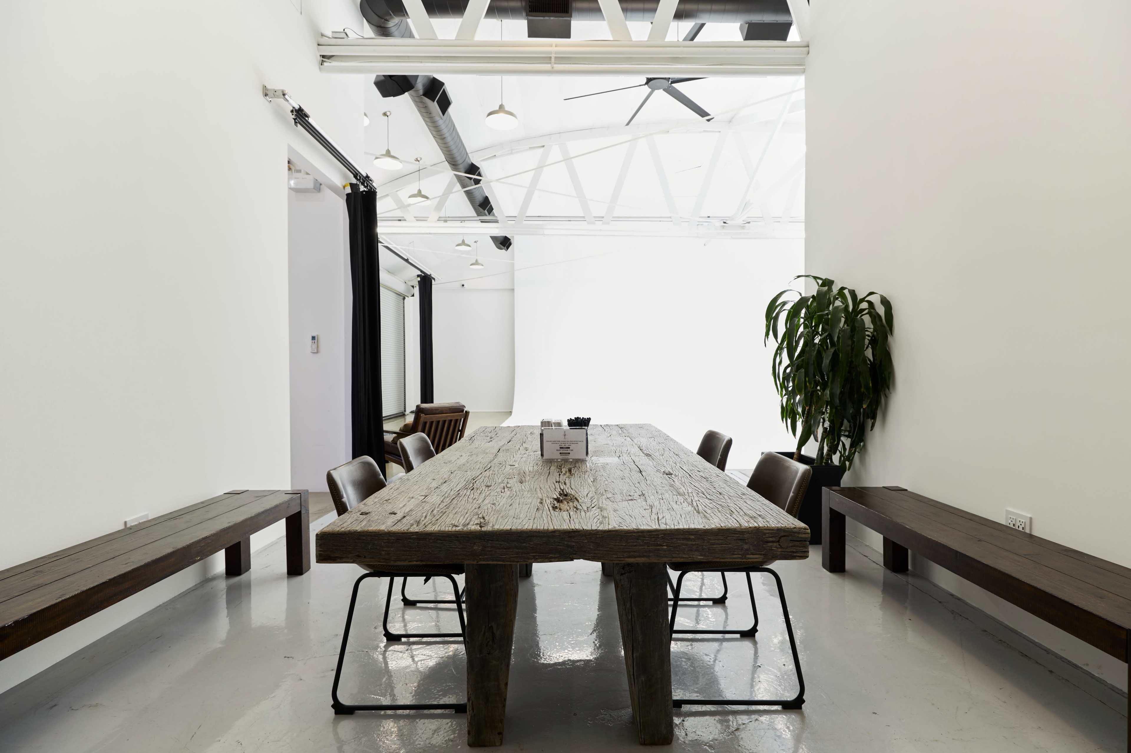 STUDIO 1 | Elegant Photography Studio in West Hollywood with Cyc & Parking Image in Central LA, Los Angeles, CA