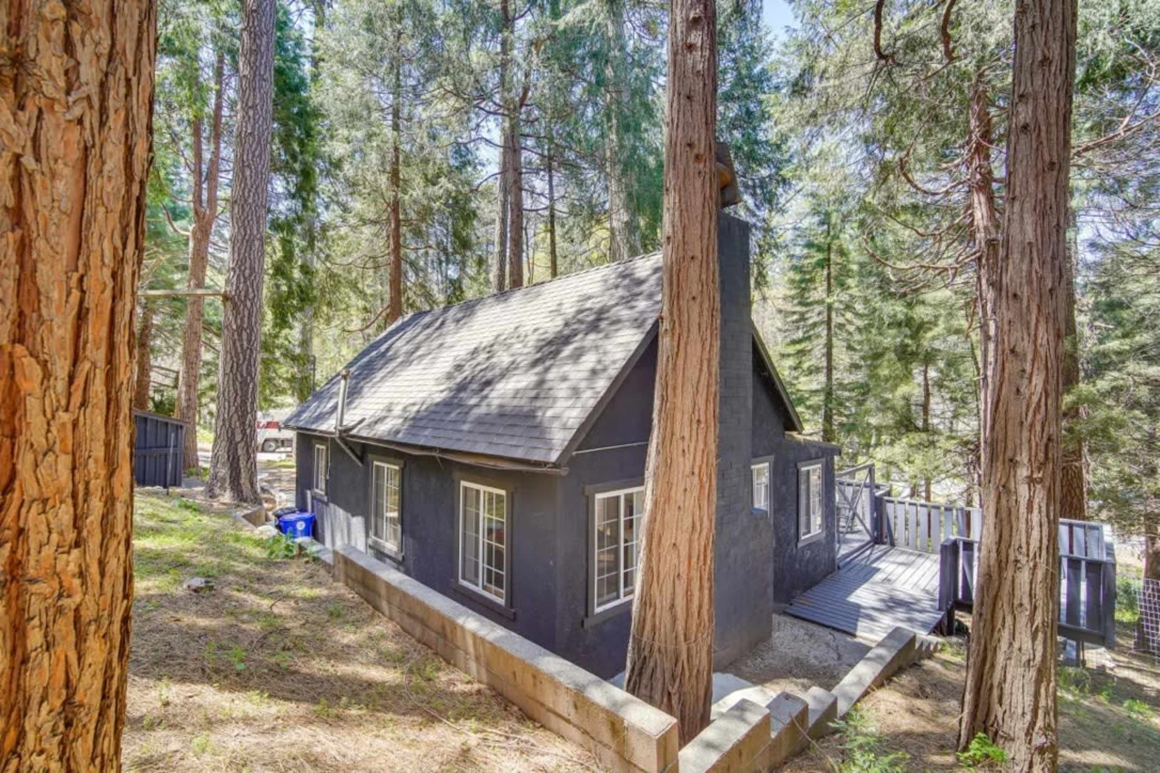 Cute & Cozy Vintage Cabin in the Wooded Mountains Image in Crestline, Crestline, CA