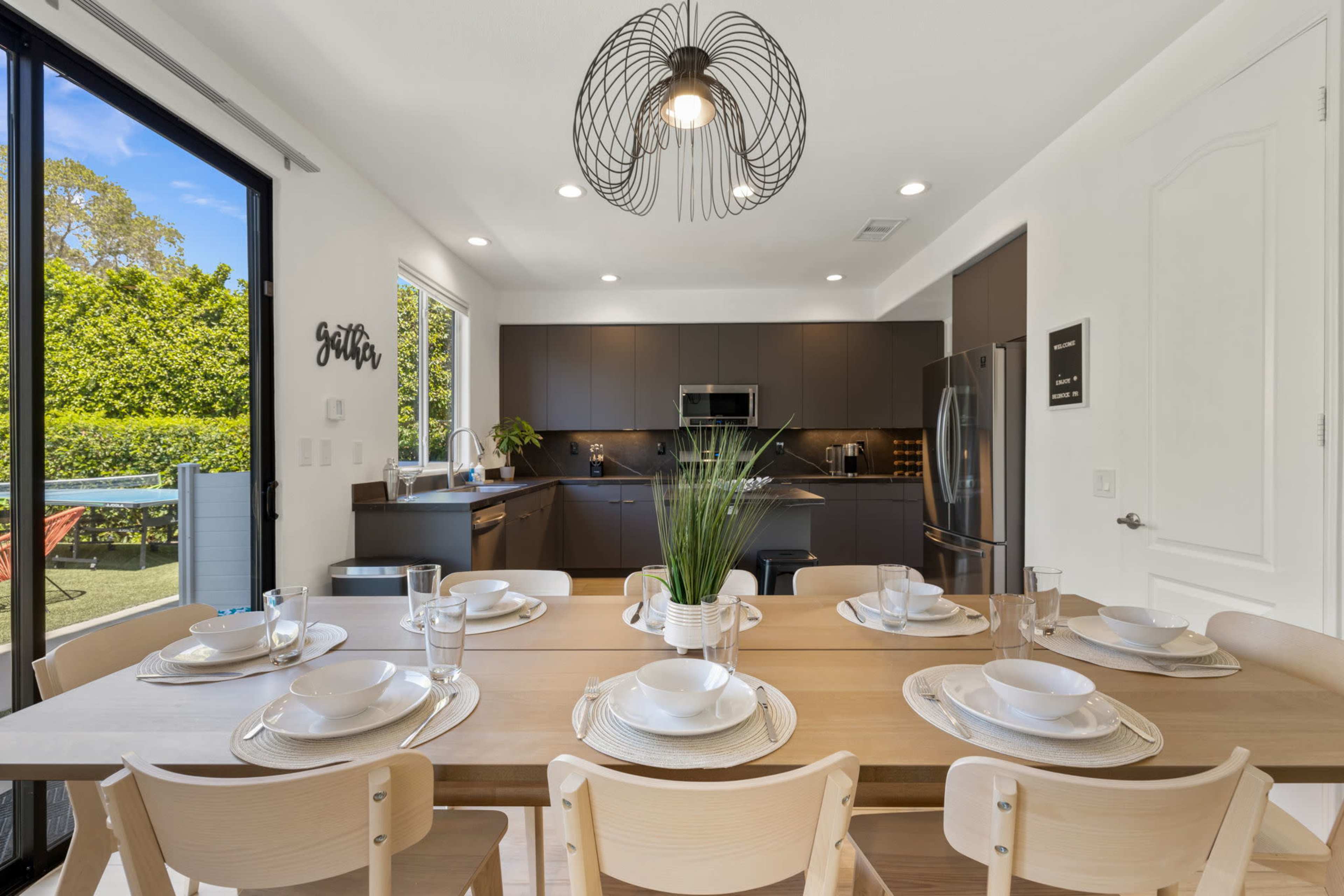 Infinity pool, game room, Palm Springs vacation home vibes Image in Indio, Indio, CA