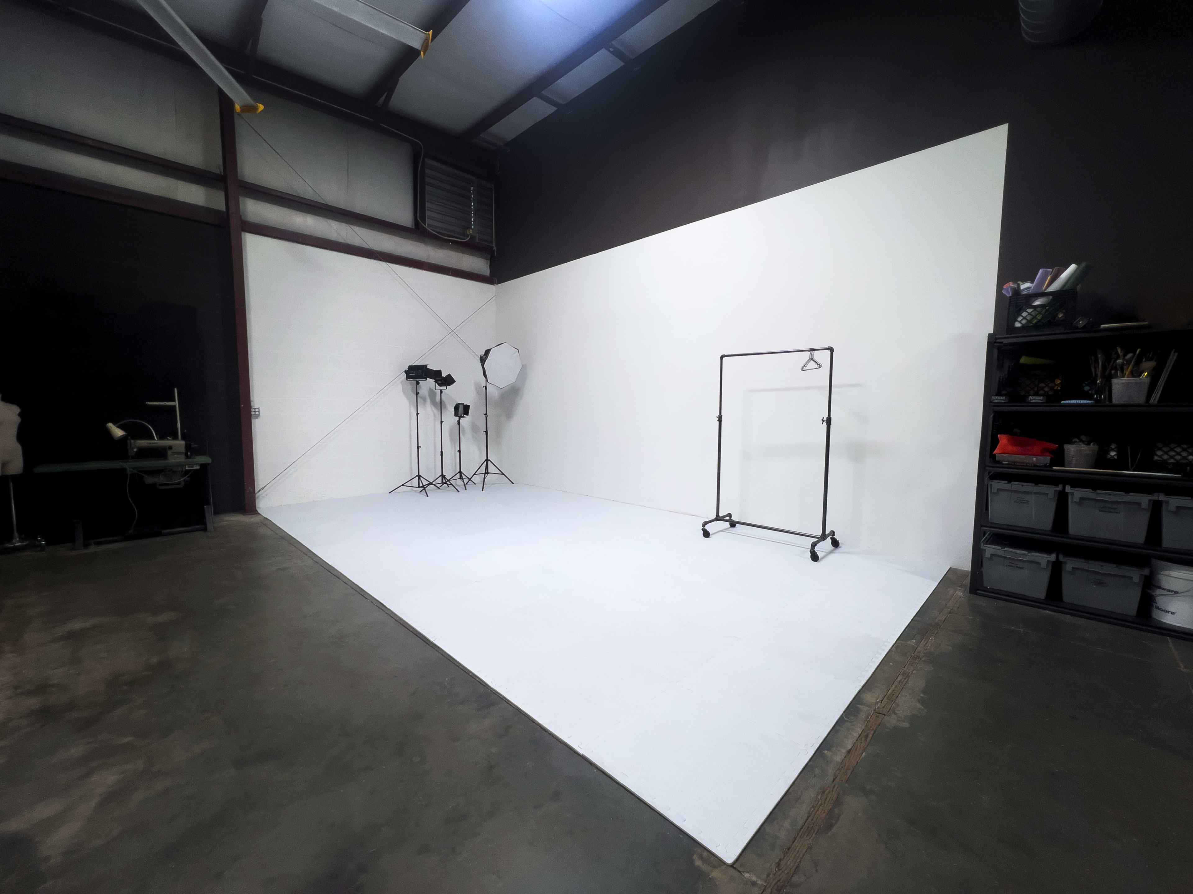High-End Nashville Photo Studio | Private Warehouse + Contemporary Gallery in Berry Hill Near Music Row Image in South Nashville, Nashville, TN