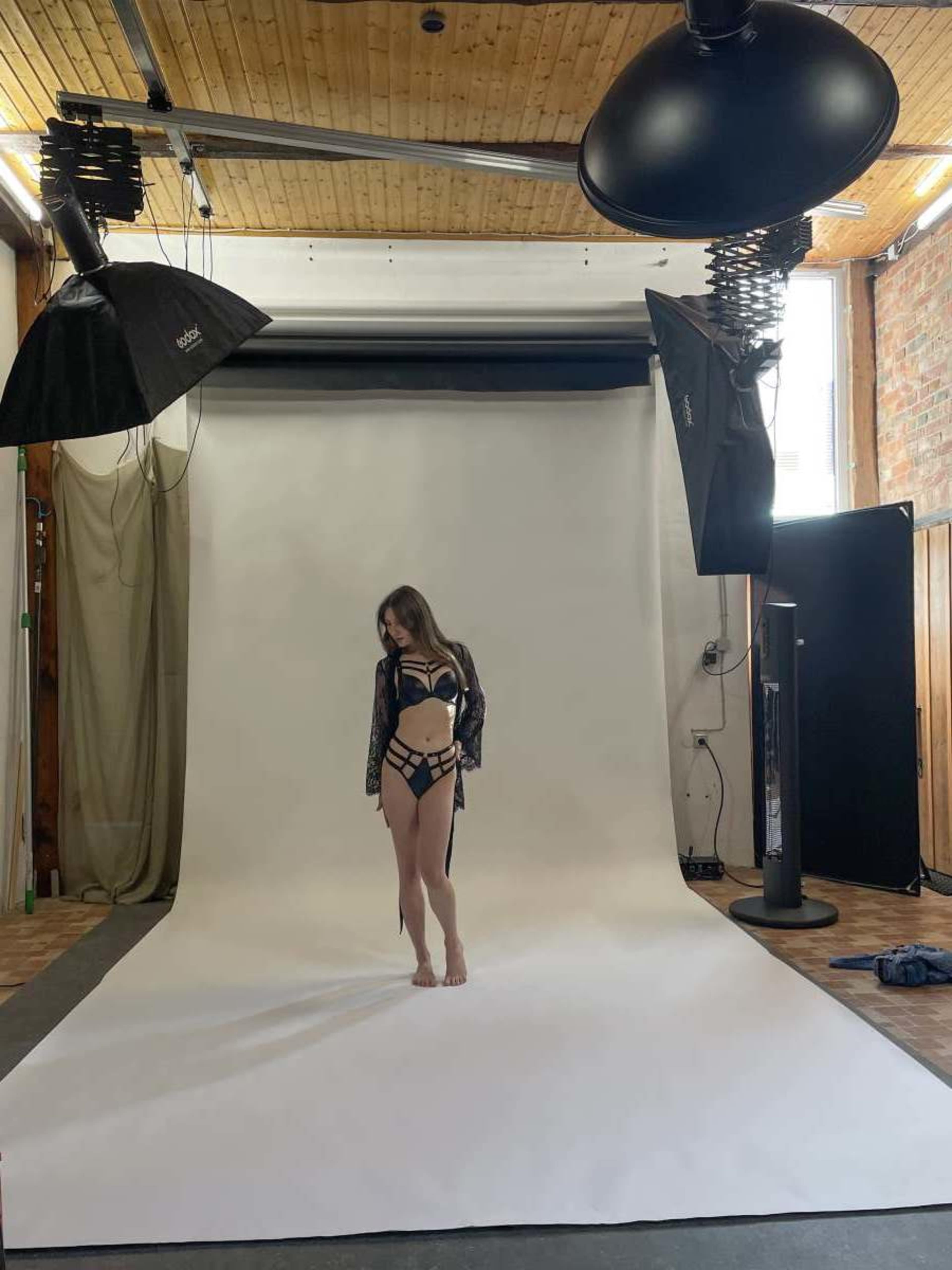 Gemütliches Fotostudio mit  professioneller Studioblitztechnik. Image in , Königslutter