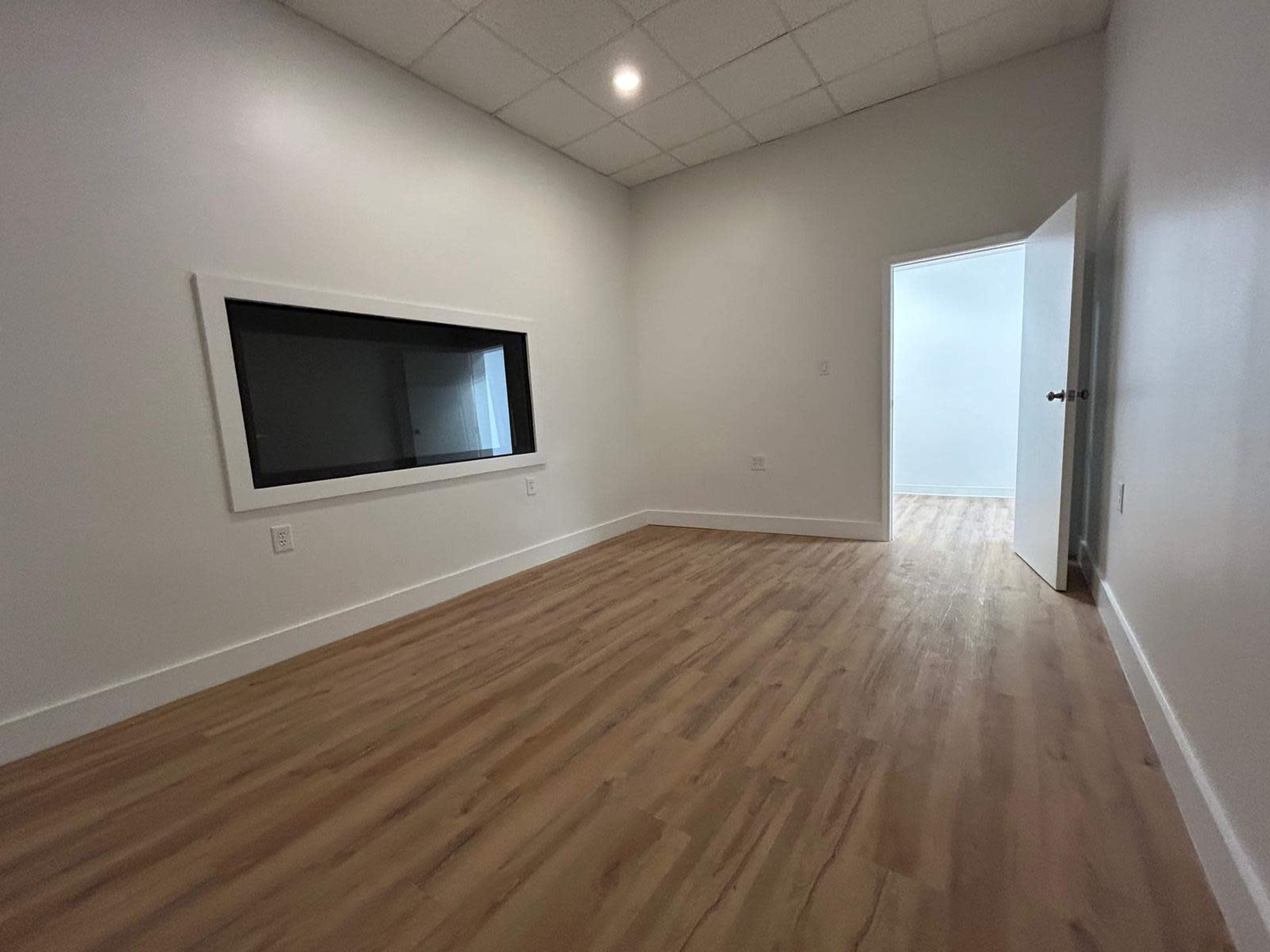 Modern Industrial Flex Suite — Office, Kitchen, 2 Baths + Quiet Climate-Controlled Warehouse Image in Oakdale South, Charlotte, NC