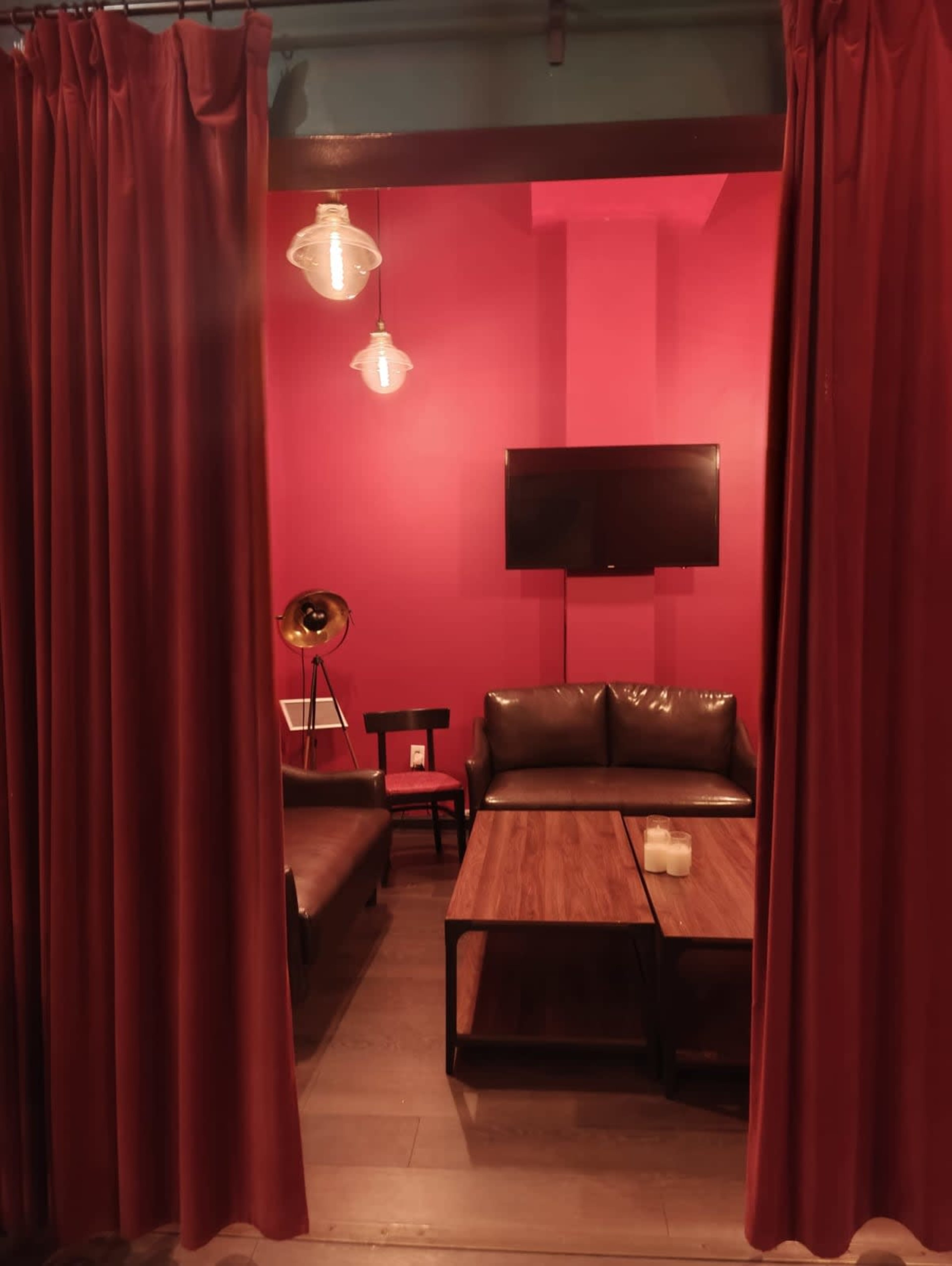 Stylish Lounge Gallery with a speakeasy Vibe Image in Lynn, Lynn, MA