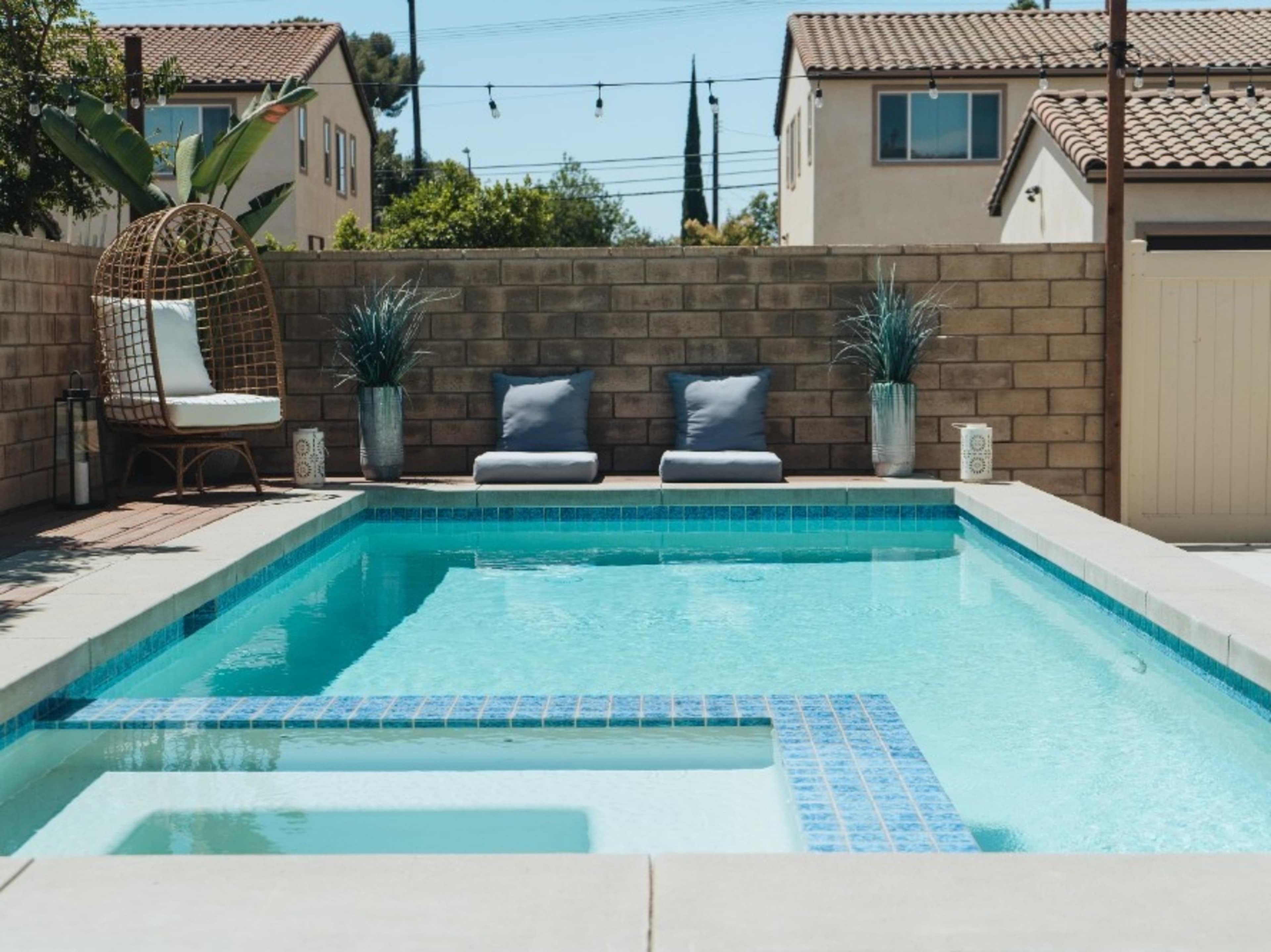 Pool/jacuzzi heat up