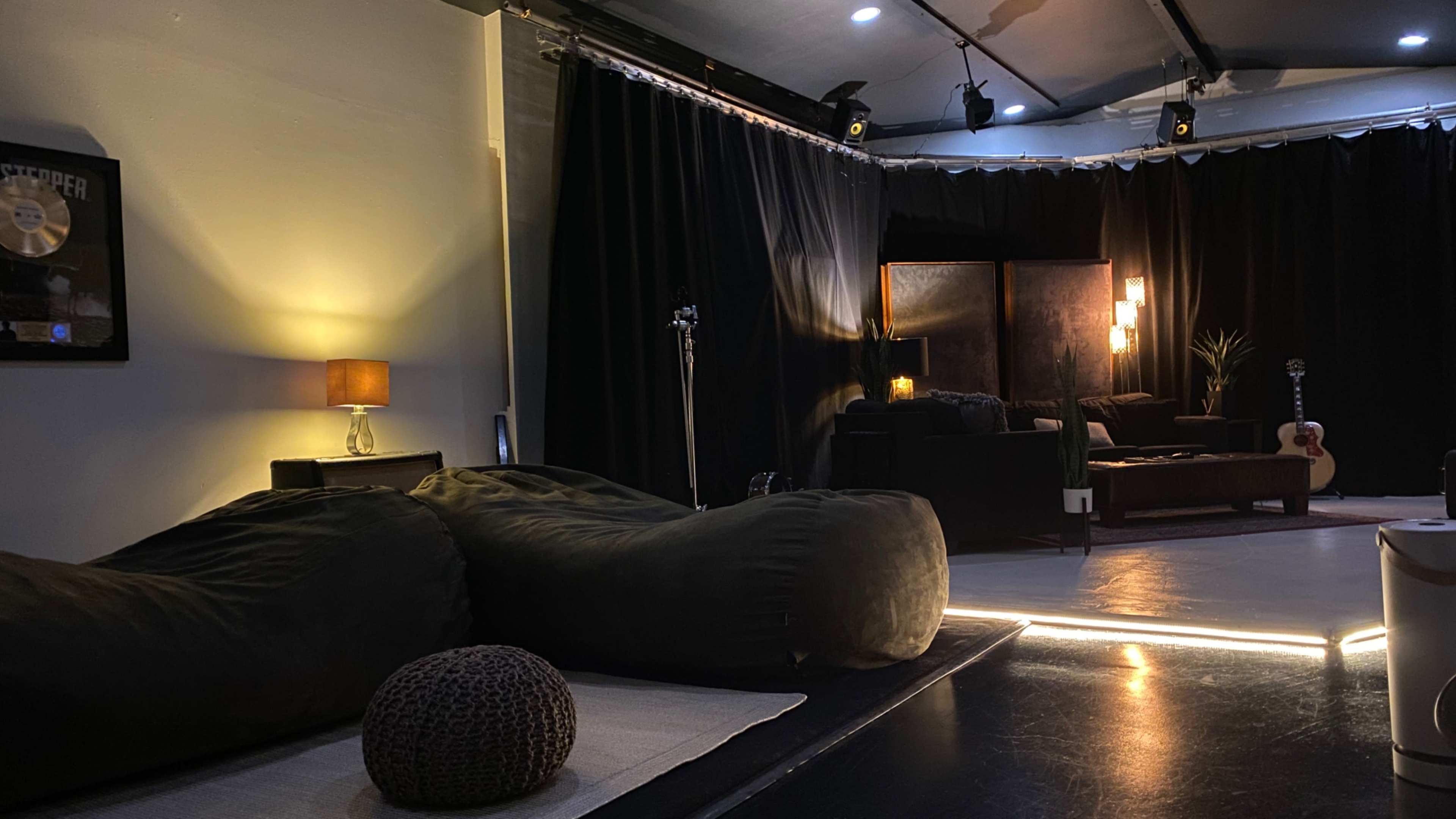 Modular Studio for Film, Photography, Podcasts & Streaming with Stage Image in North Hollywood, North Hollywood, CA