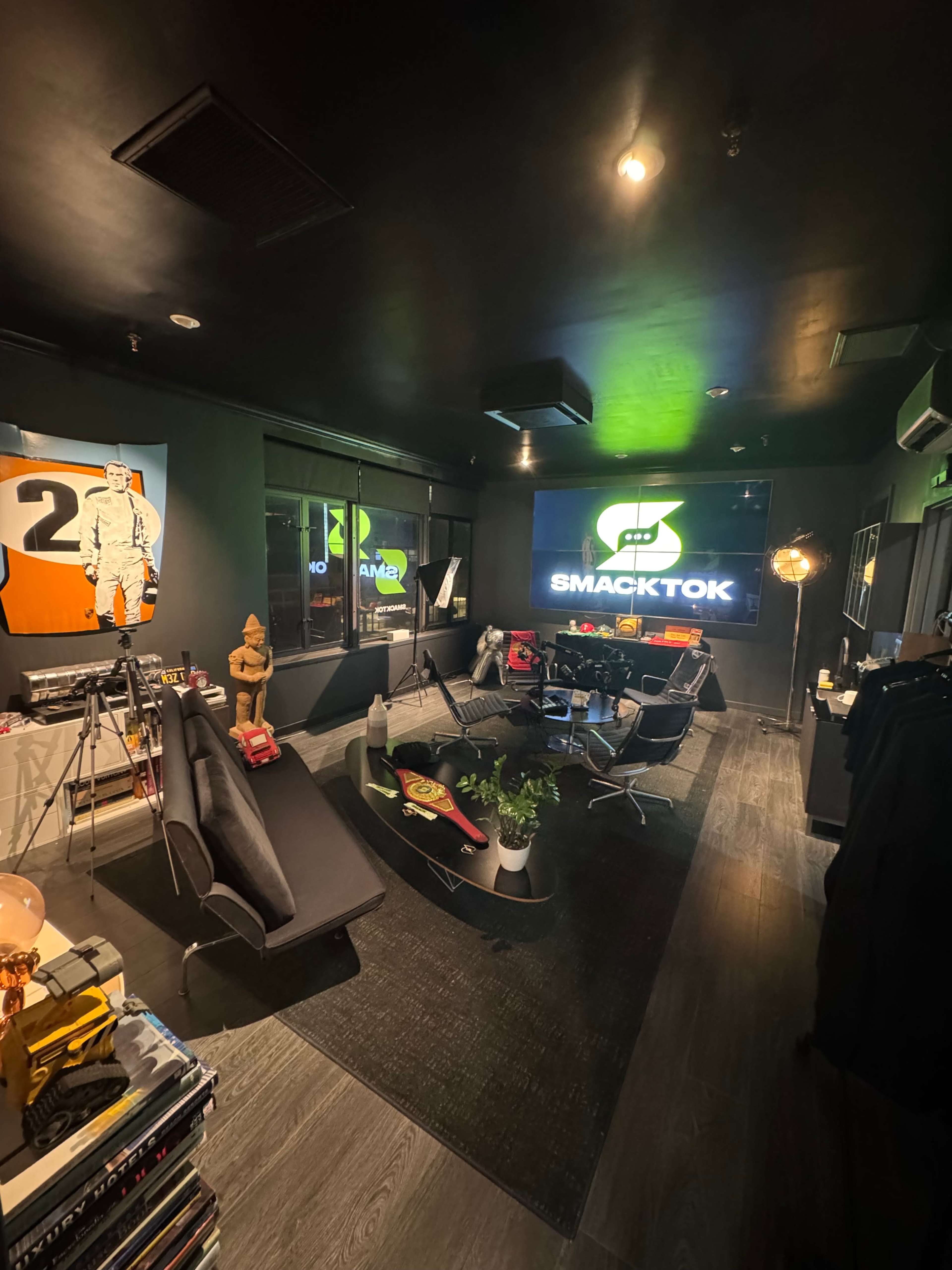 Exclusive, High-End Studio with 24/7 Access – Ideal for Aspiring Artists, Musicians & Podcasters Image in Showplace Square, san Francisco, CA