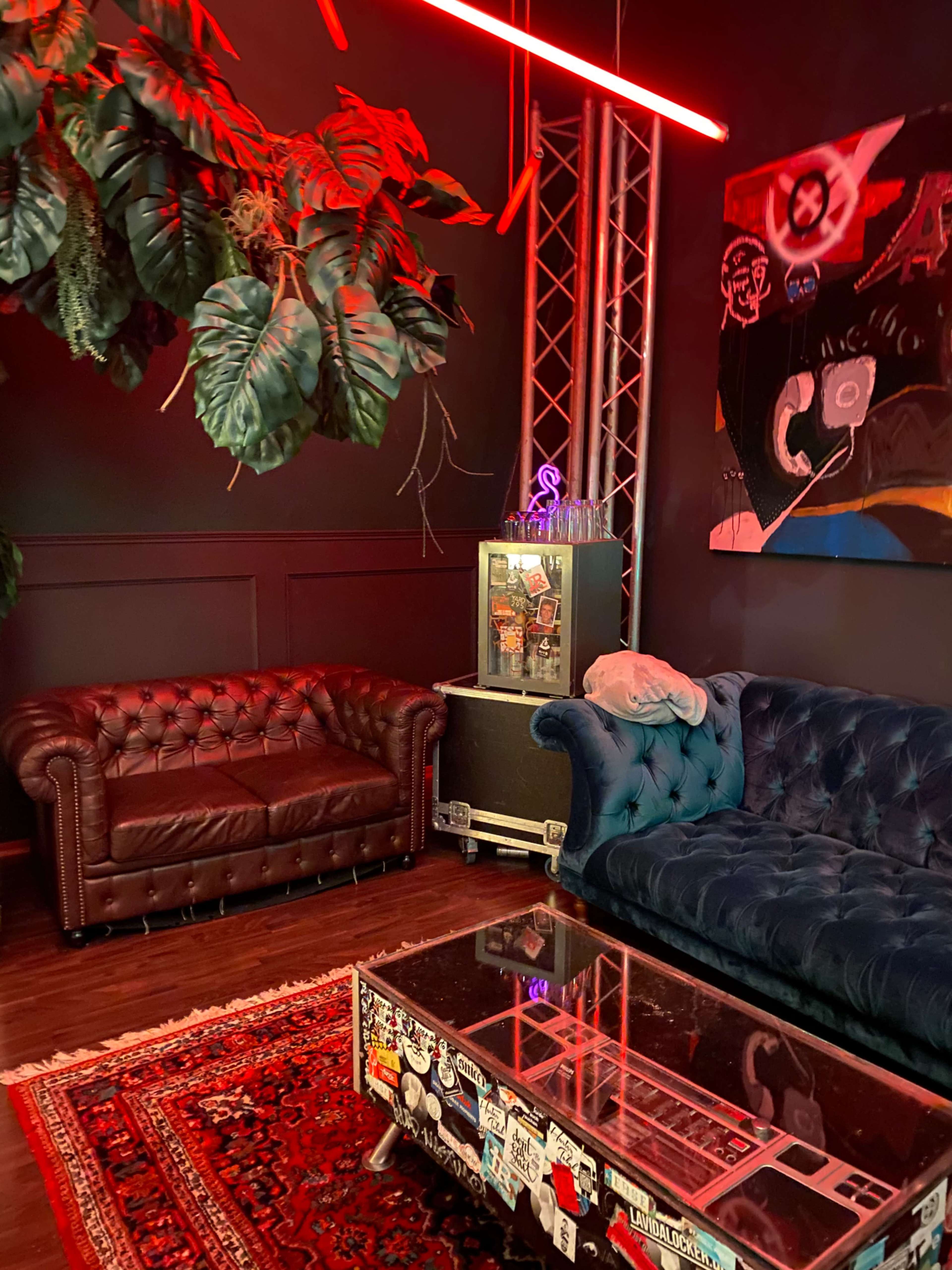 Jungle Loft Cologne – 6m High Ceilings Image in Köln-Neustadt-Nord, Köln