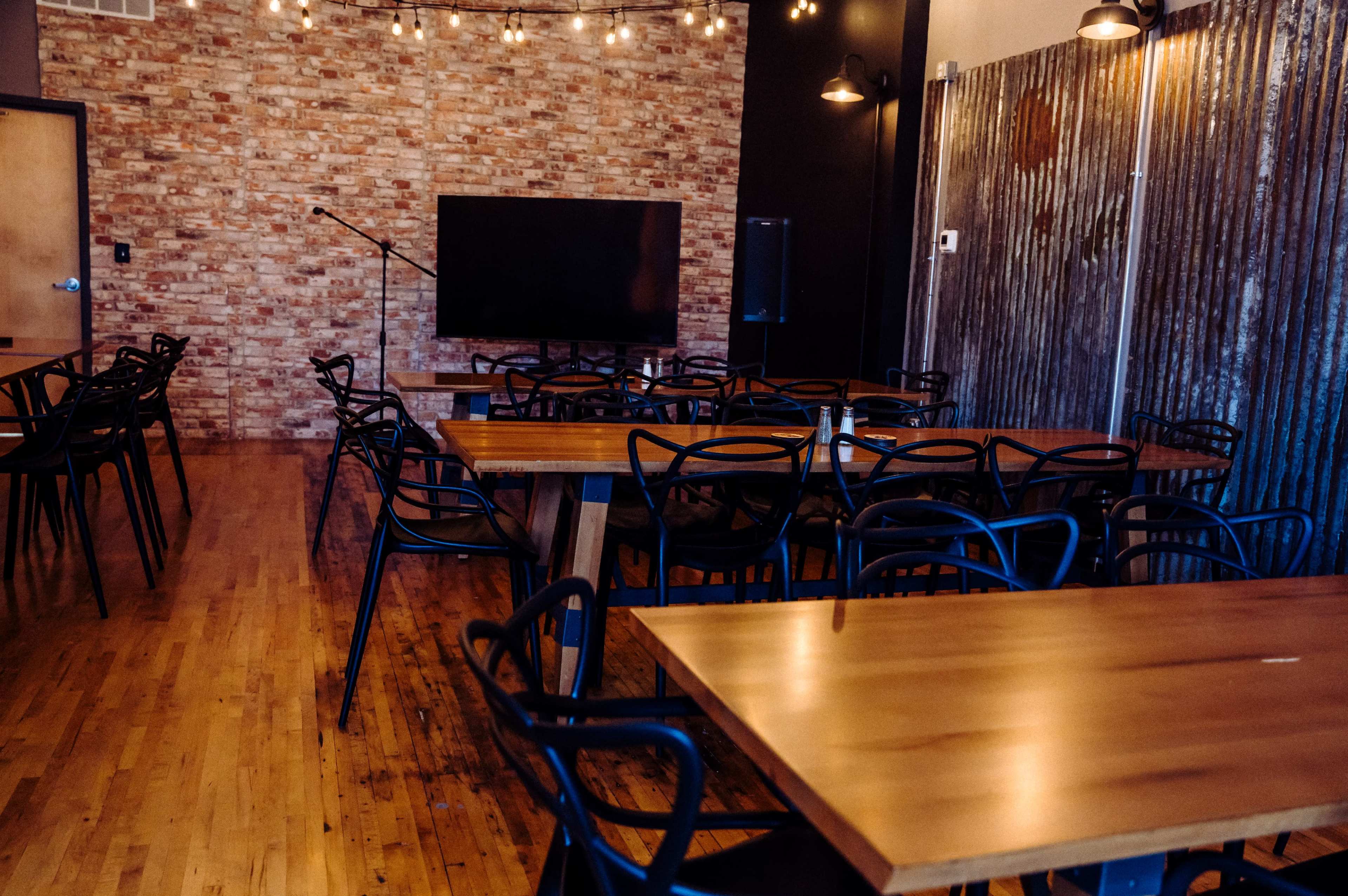 Rustic and Roomy with a BBQ Restaurant Attached Image in College Hill, Cincinnati, OH
