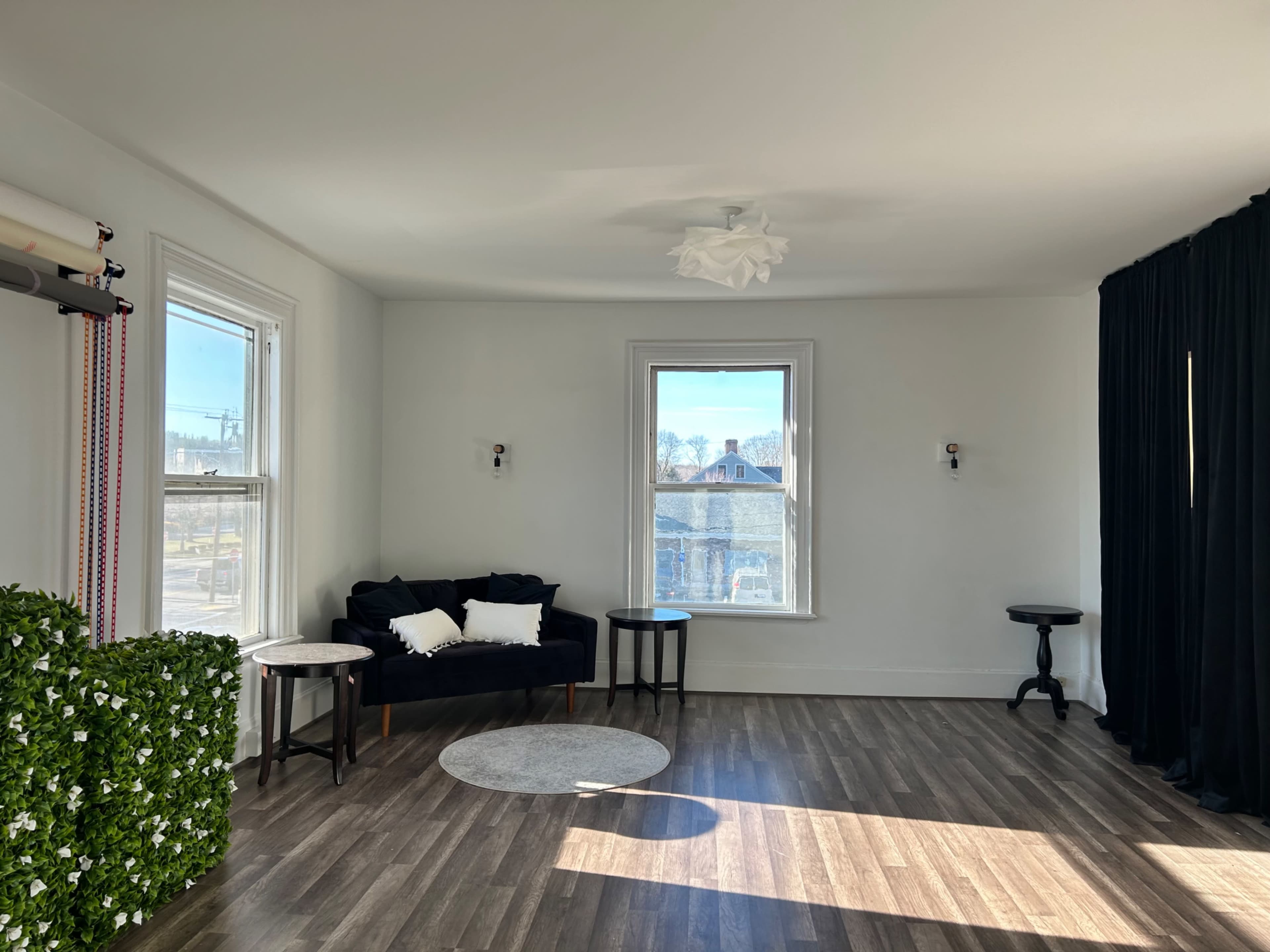 Modern Suburban Studio Image in Greenville, Greenville, RI