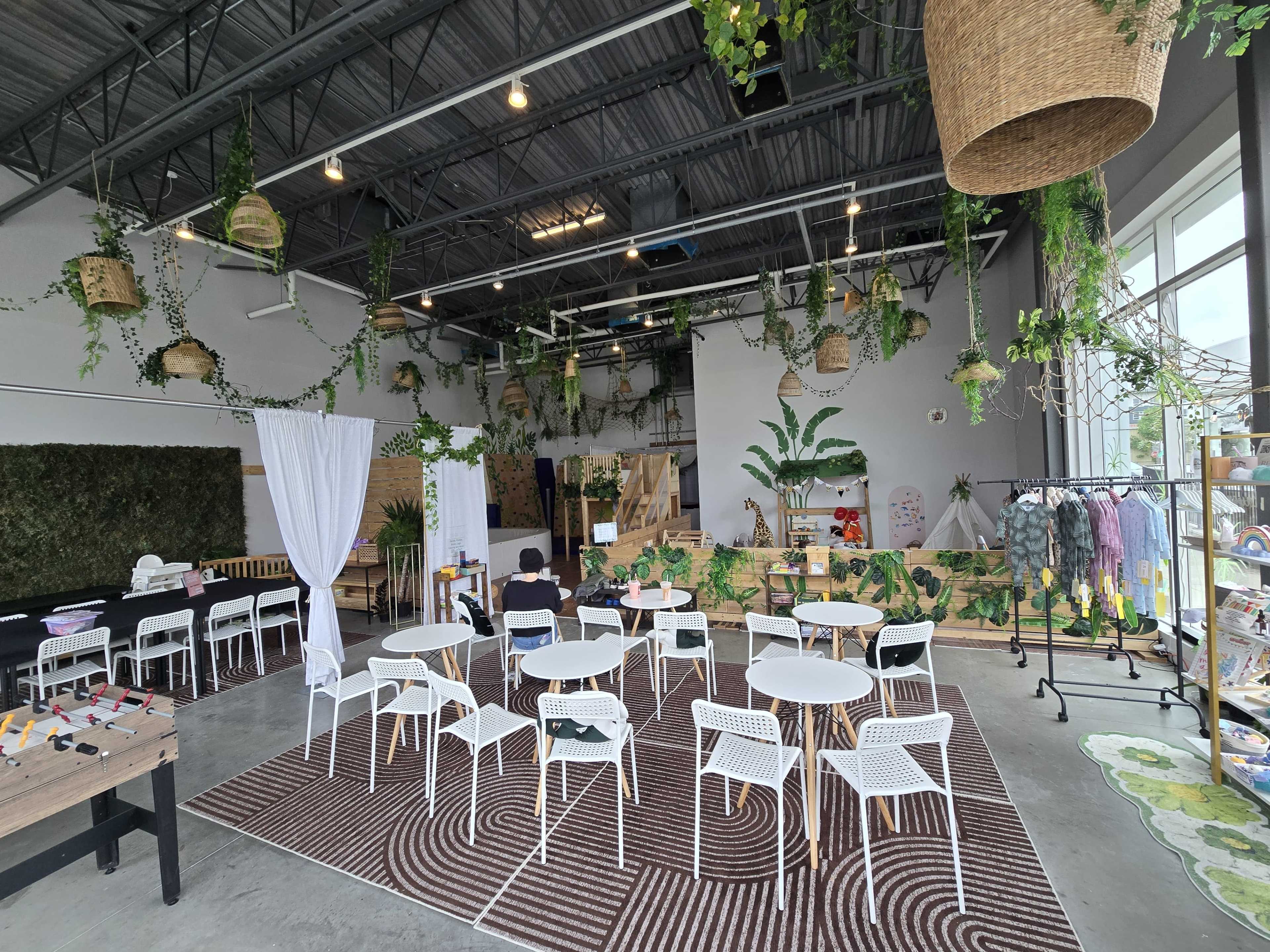 1500 SQ FT STOREFRONT AT HIGHSTREET Image in Townline Hill, Abbotsford, BC