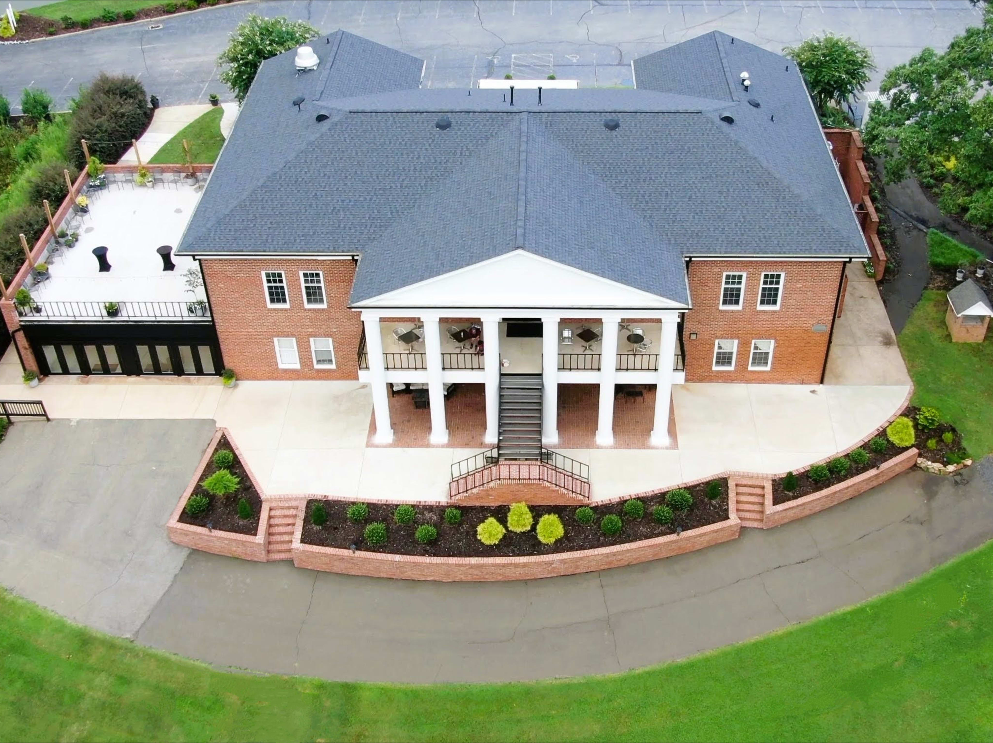 Gorgeous Estate with Lake and Rolling Hills-Events Image in , Roxboro, NC