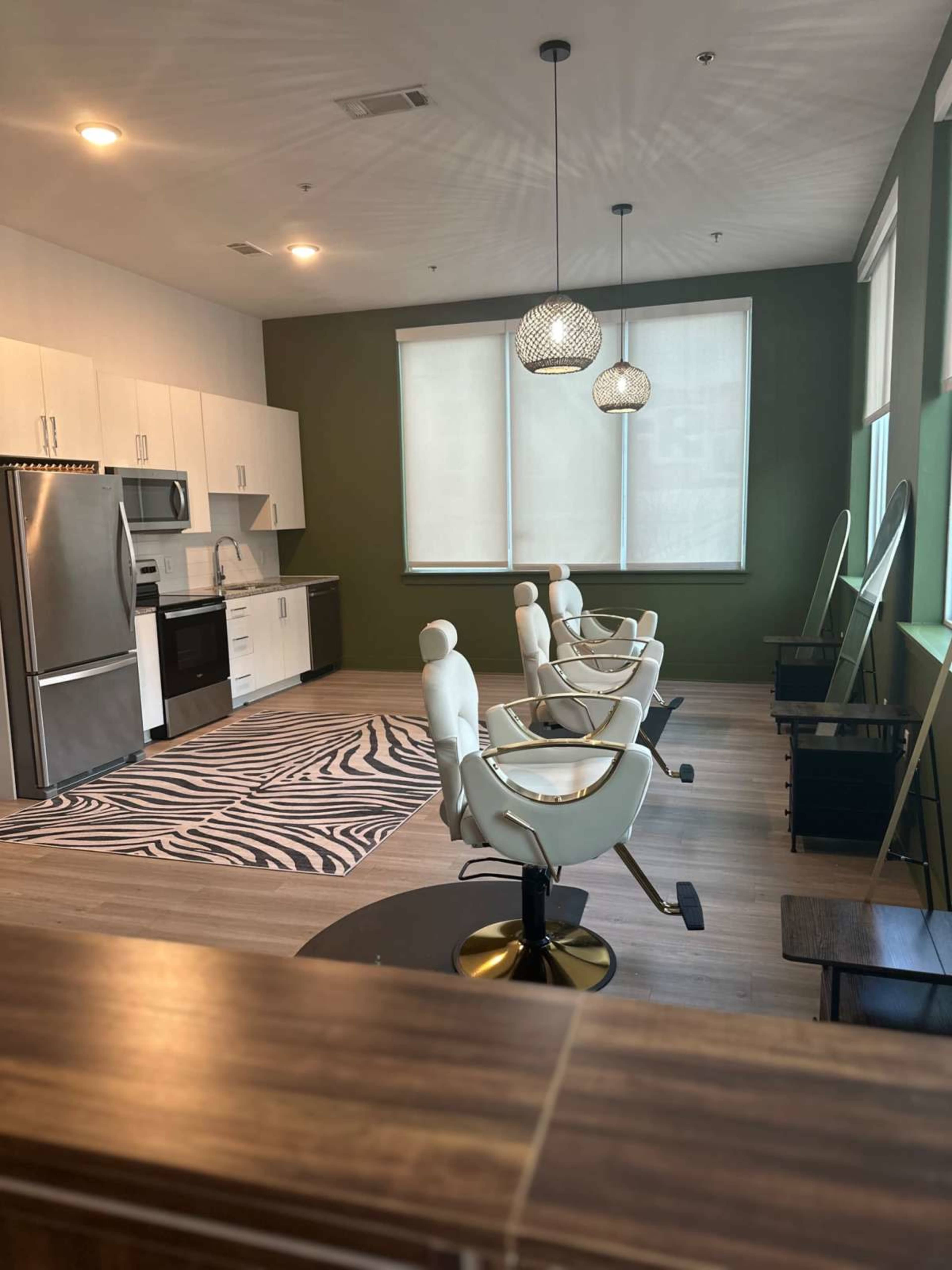 Chic Stylish Salon Space Image in Chosewood Park, Atlanta, GA