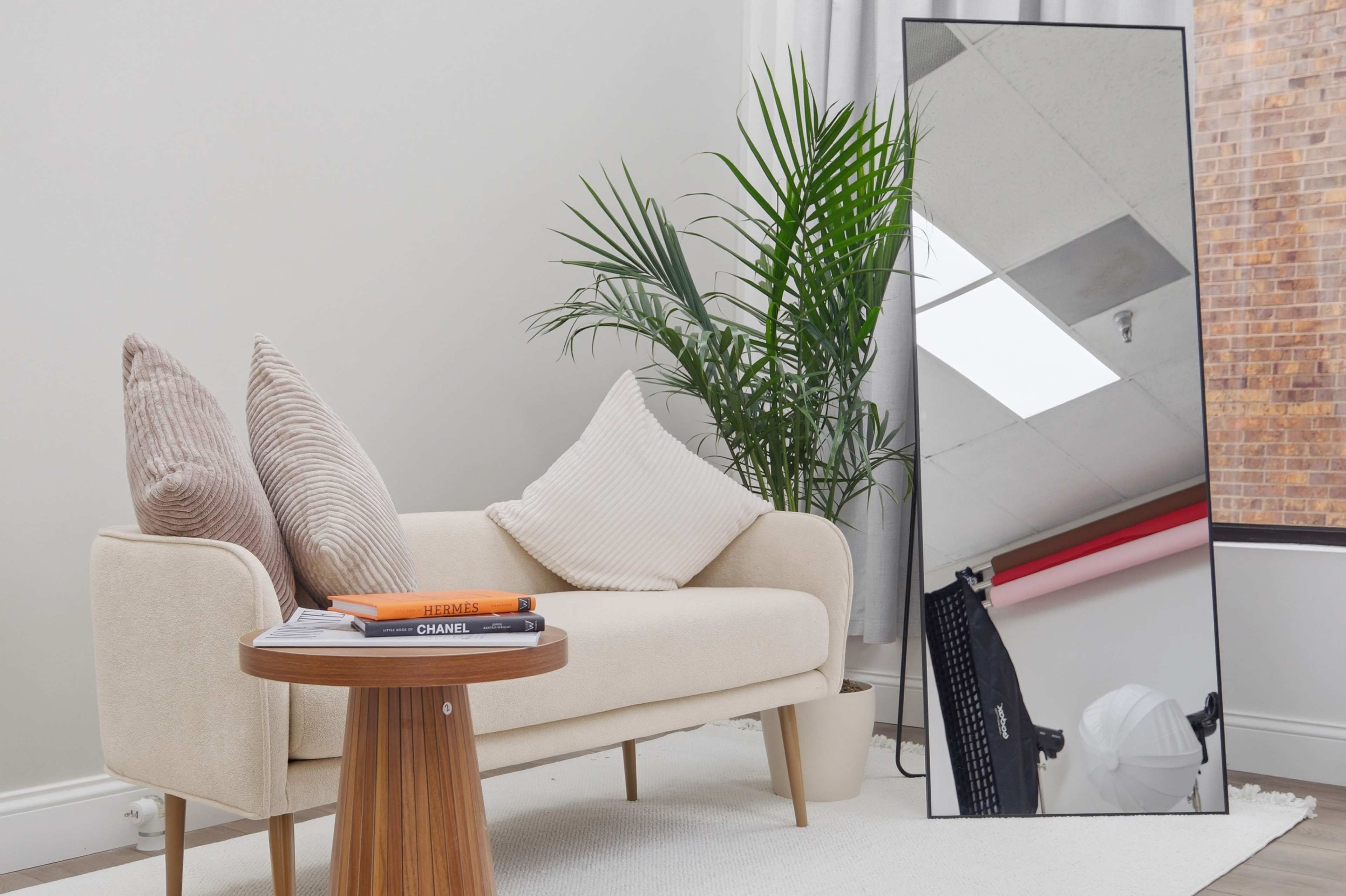 Minimal Photo Studio with White Cyclorama Image in Palatine Township, Palatine, IL