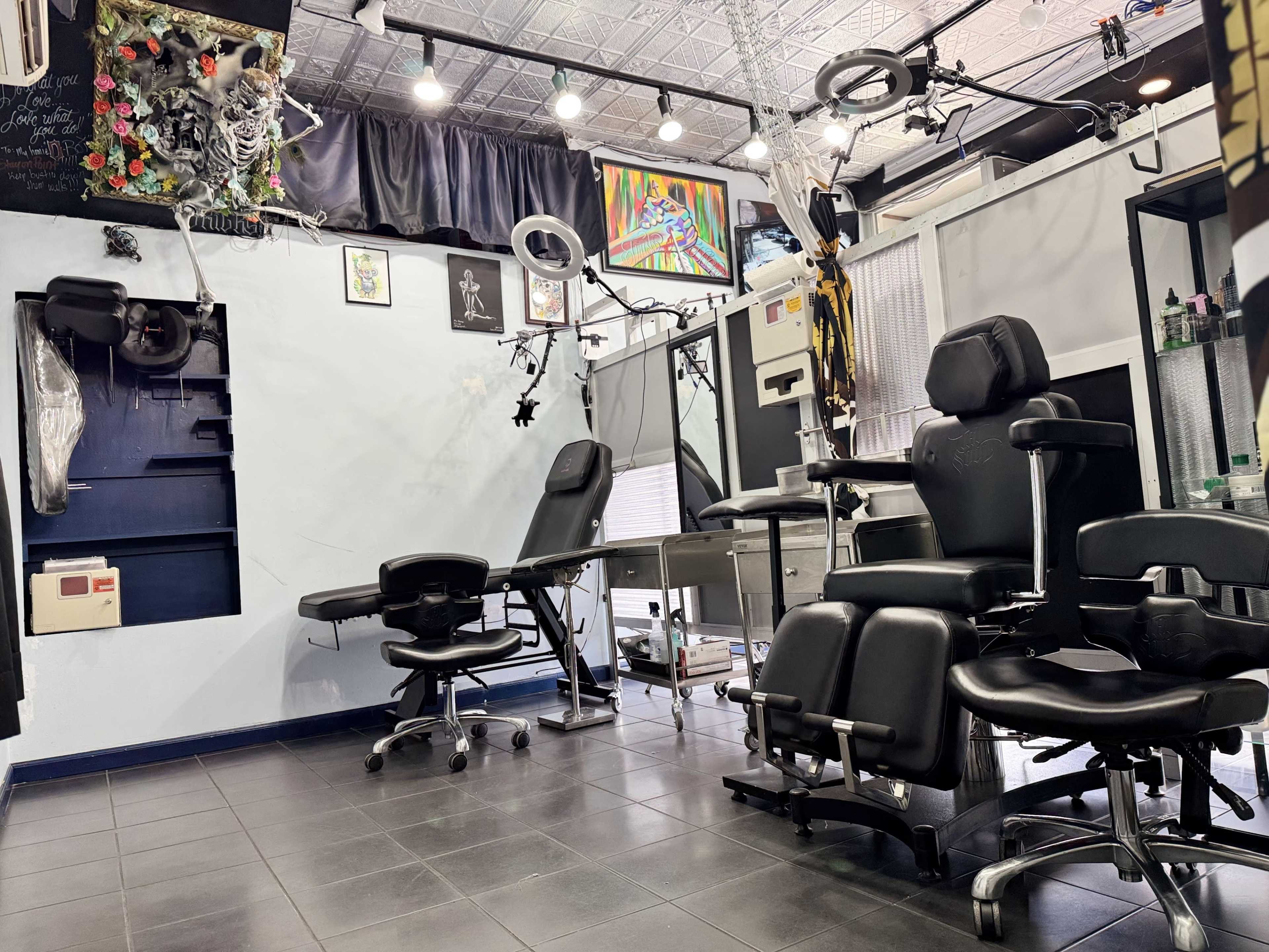 fully equipped studio for rent Image in Astoria, Long Island City, NY