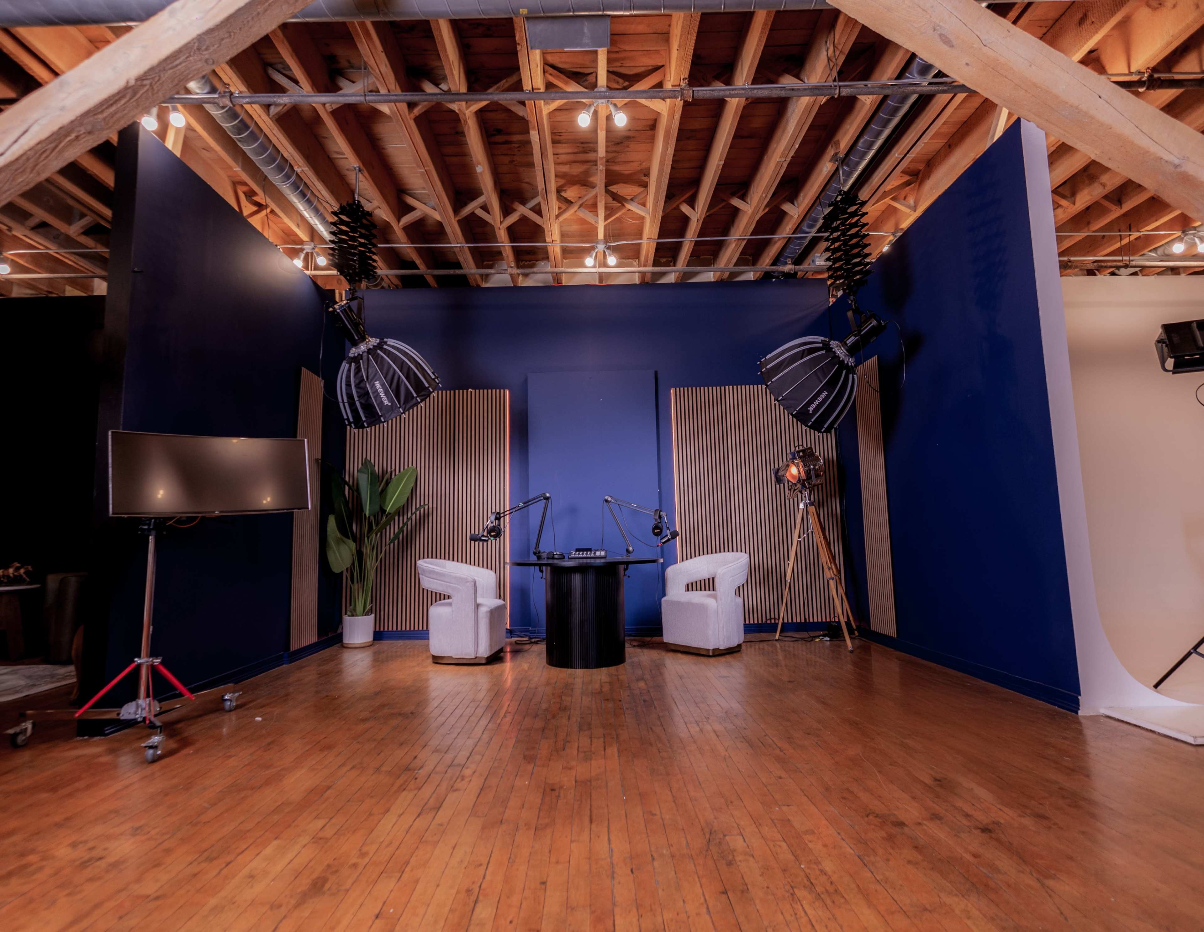 Studio One B: Affordable Natural Light Cyc Wall Studio FREE Lighting & Equipment Image in Hawthorne, Minneapoils, MN