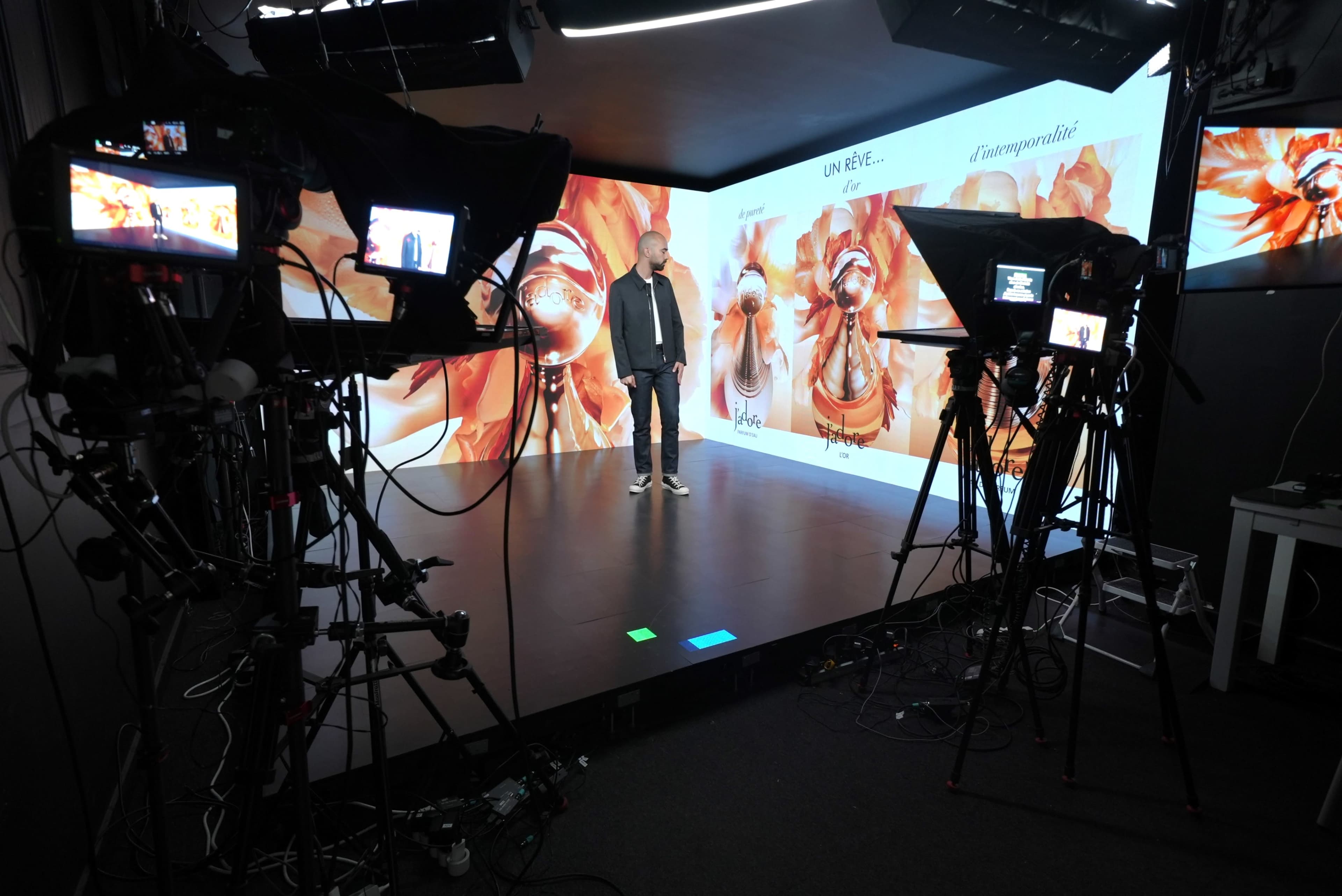 Plateau de tournage LED aux portes de Paris Image in , Saint-Ouen-Sur-Seine