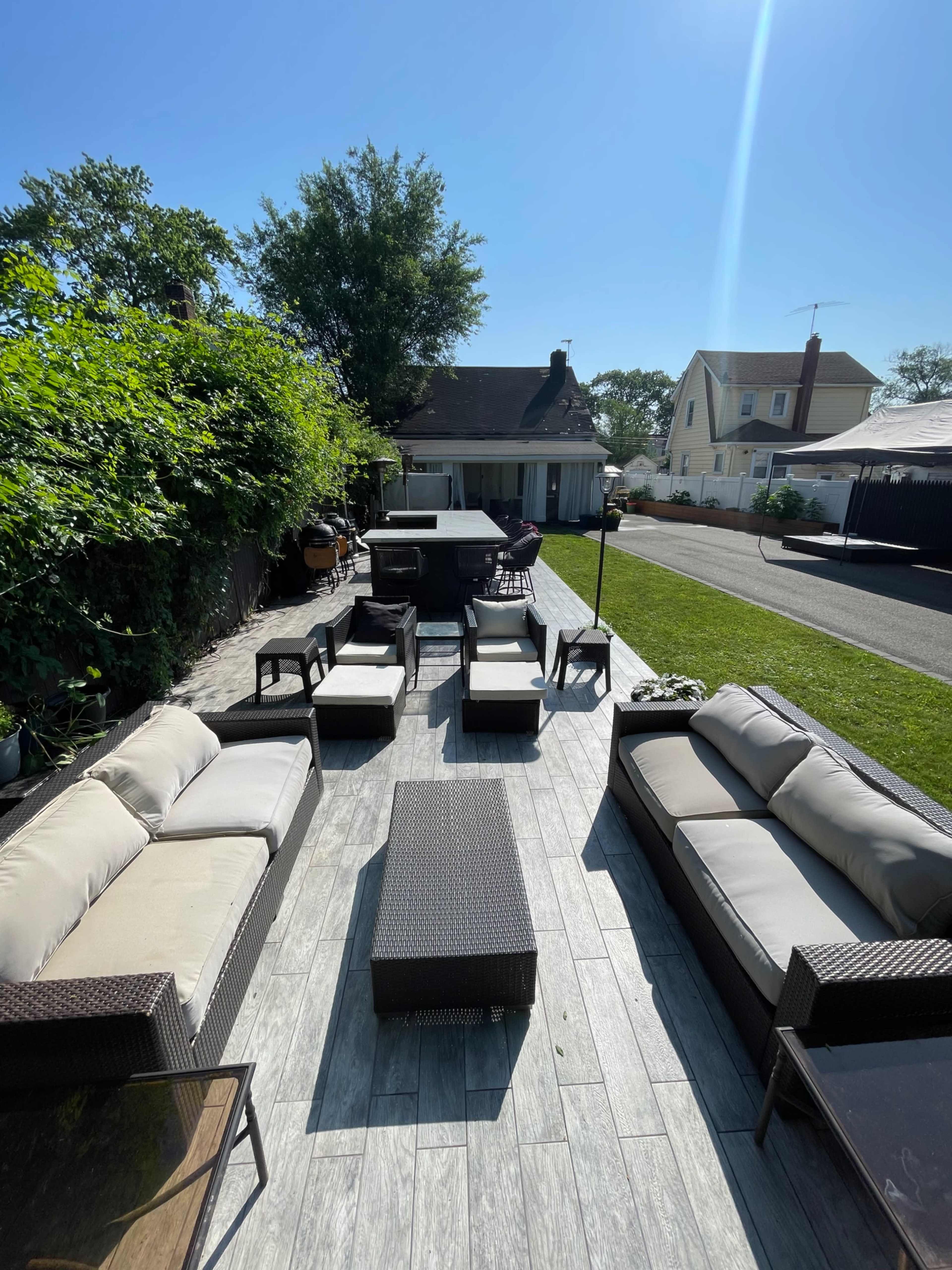 Luxurious Backyard Jacuzzi Bar Basketball Court Space Image in St. Albans, Springfield Gardens, NY