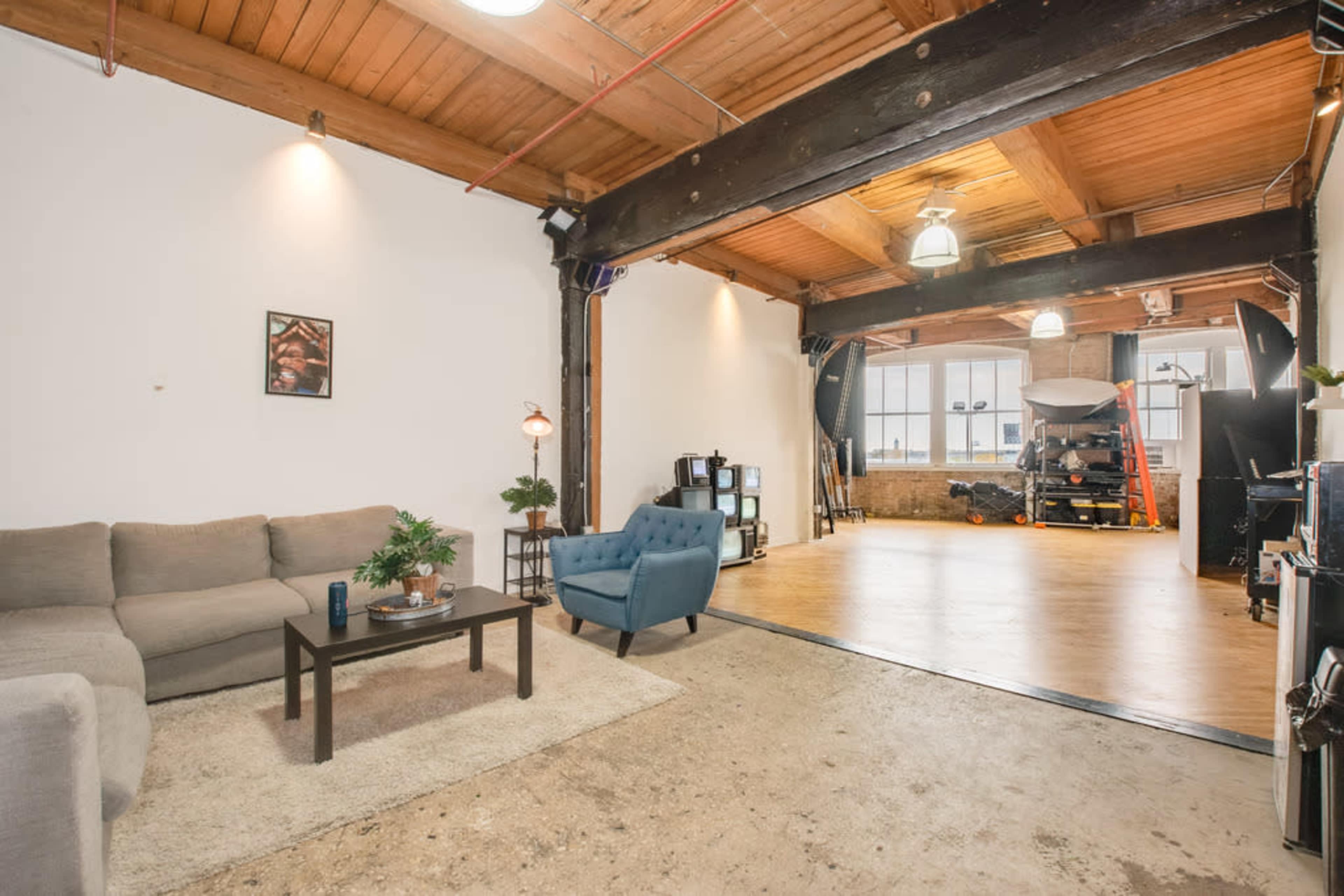 Downtown Industrial Studio Image in Lower West Side, Chicago, IL