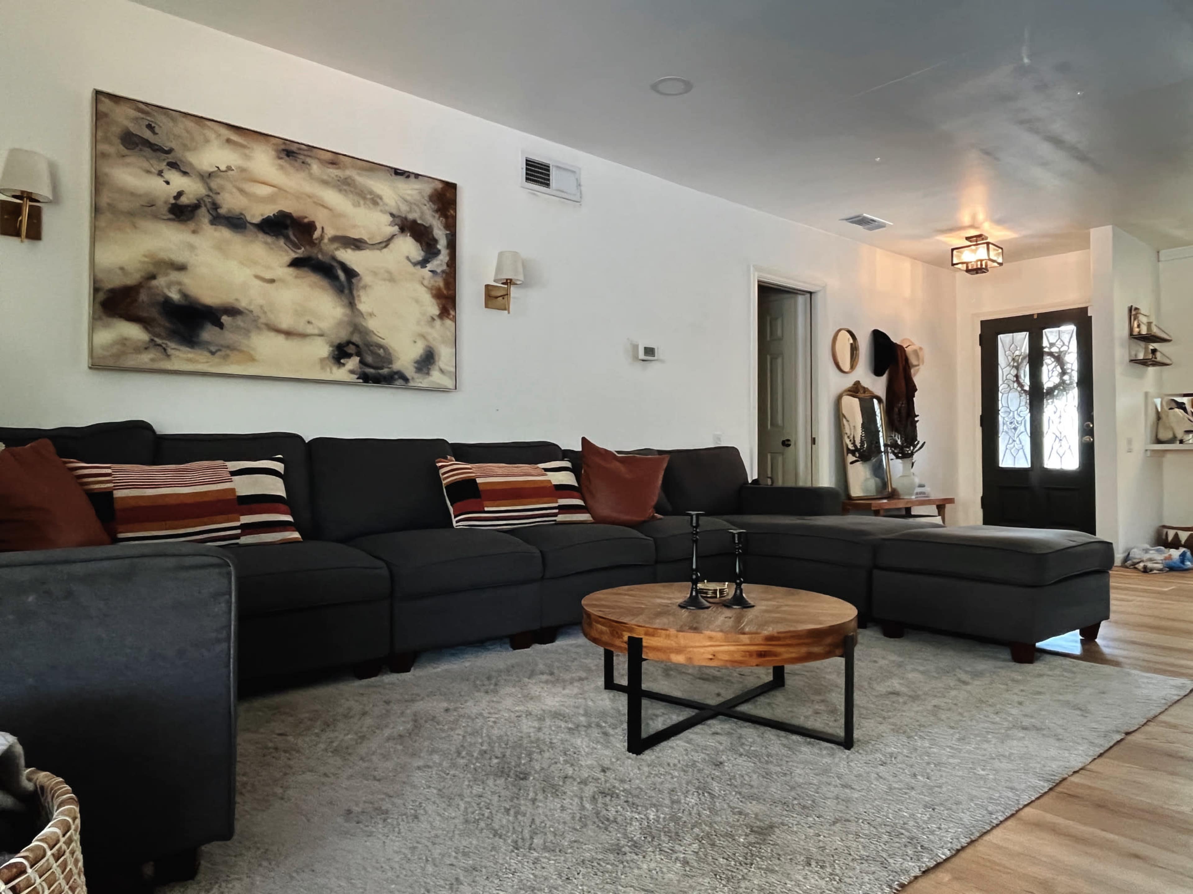 Modern But Cozy Image in Glendora, Glendora, CA