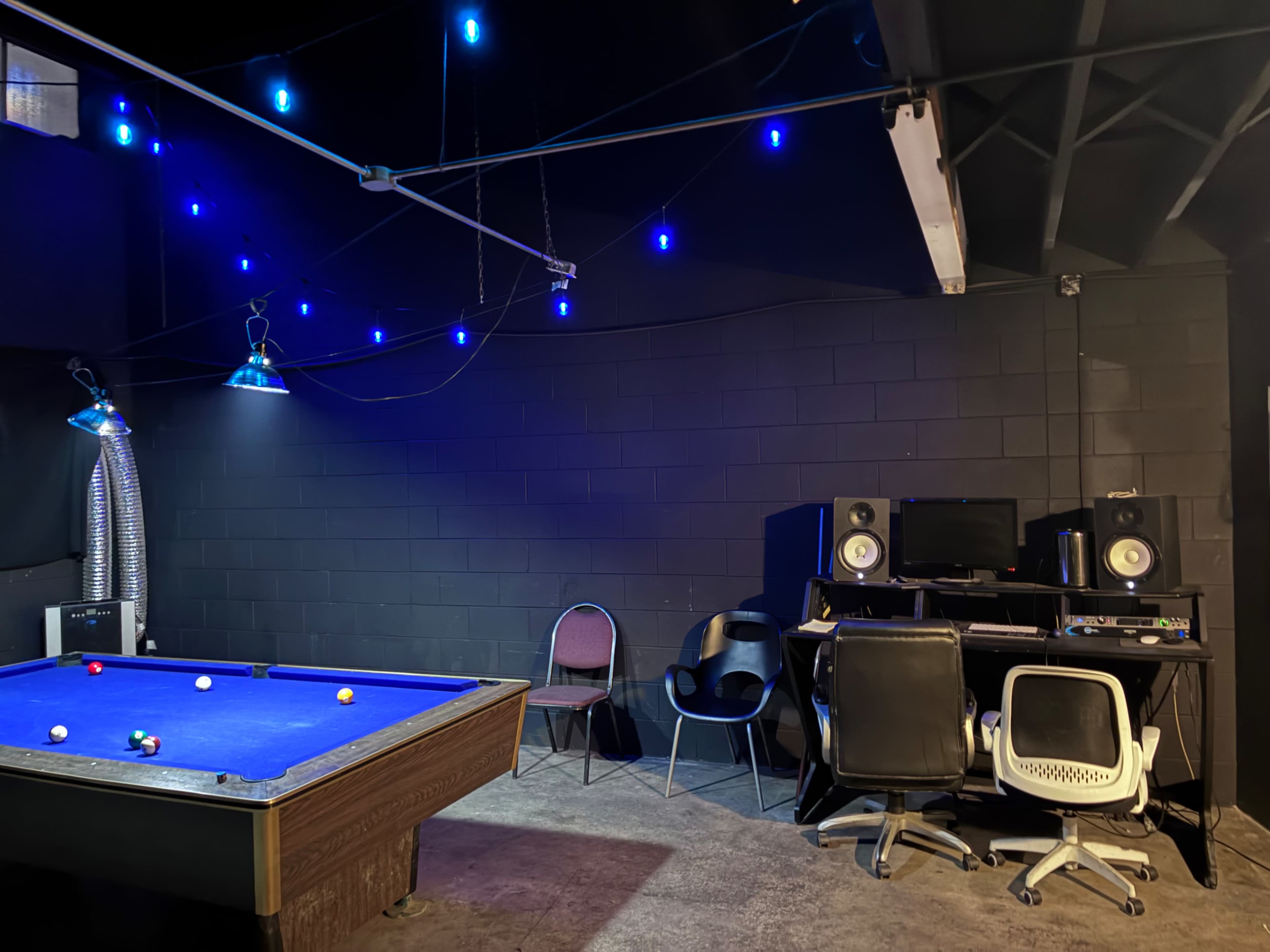 Warehouse Studio with pool table Image in South Montebello, Montebello, CA