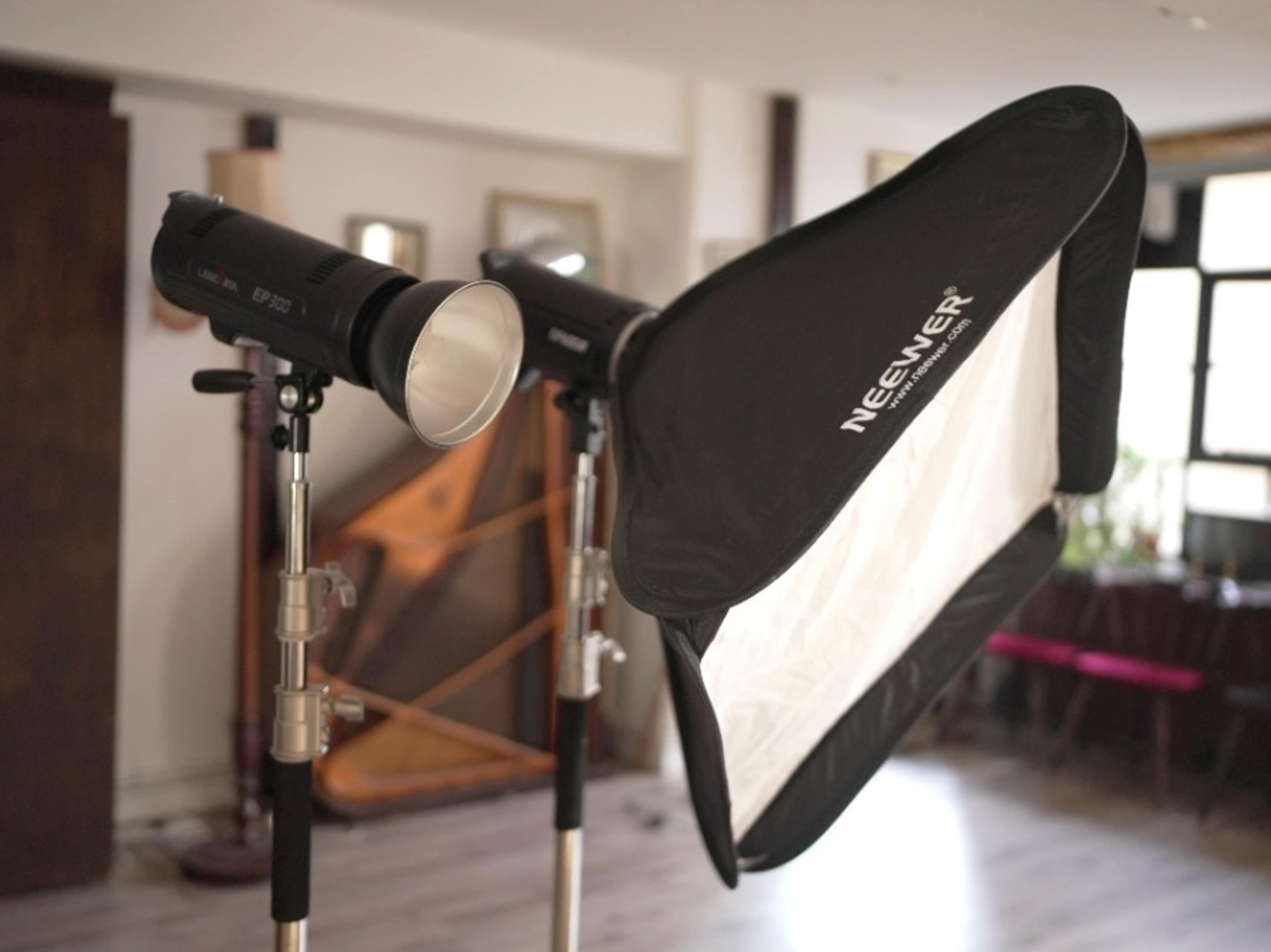 2 strobe lights - Godox DP600 and 300w