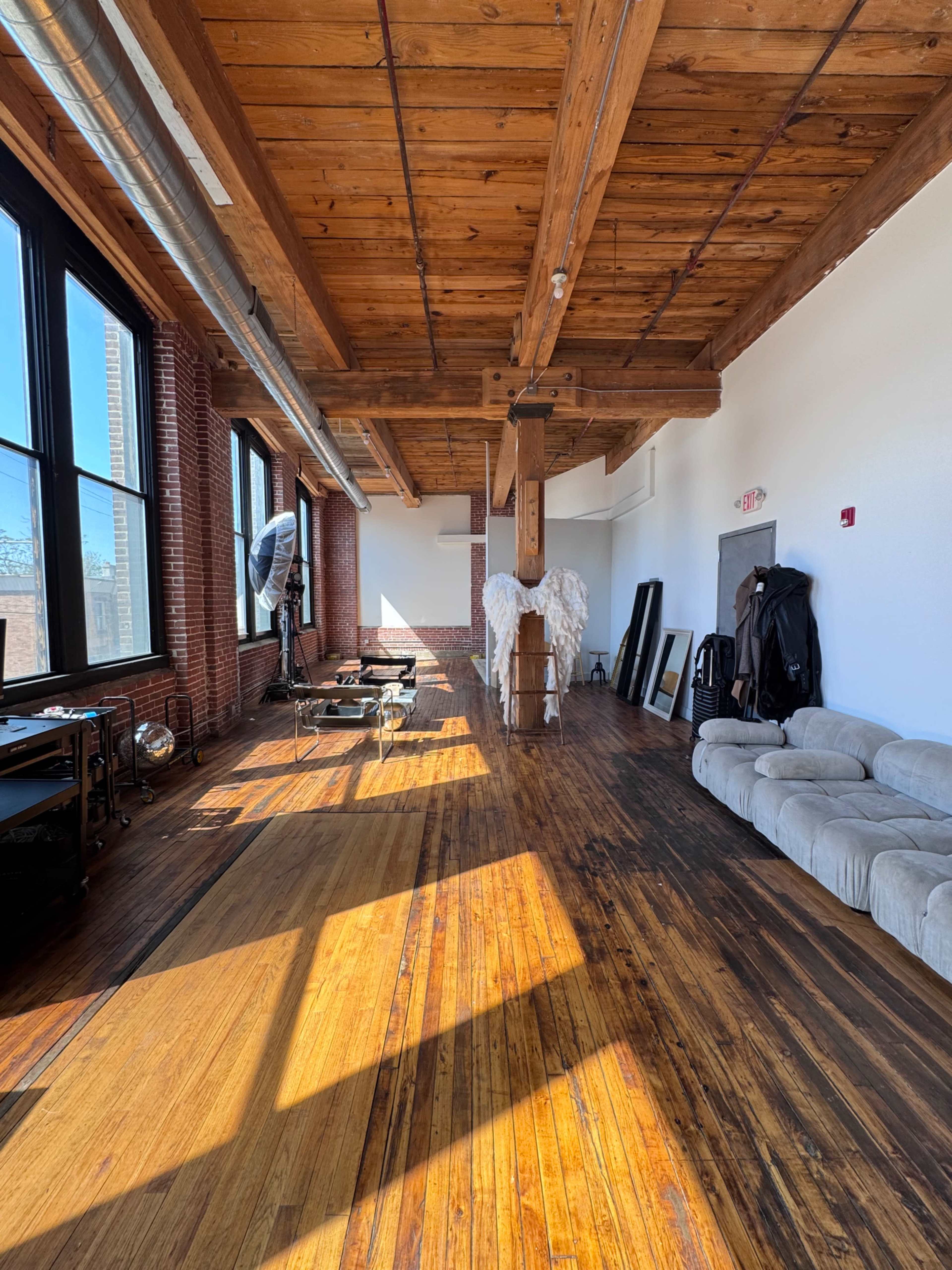 Caviar Studios: Luxury Daylight Loft with Curated Editorial Sets Image in North Philadelphia, Philadelphia, PA