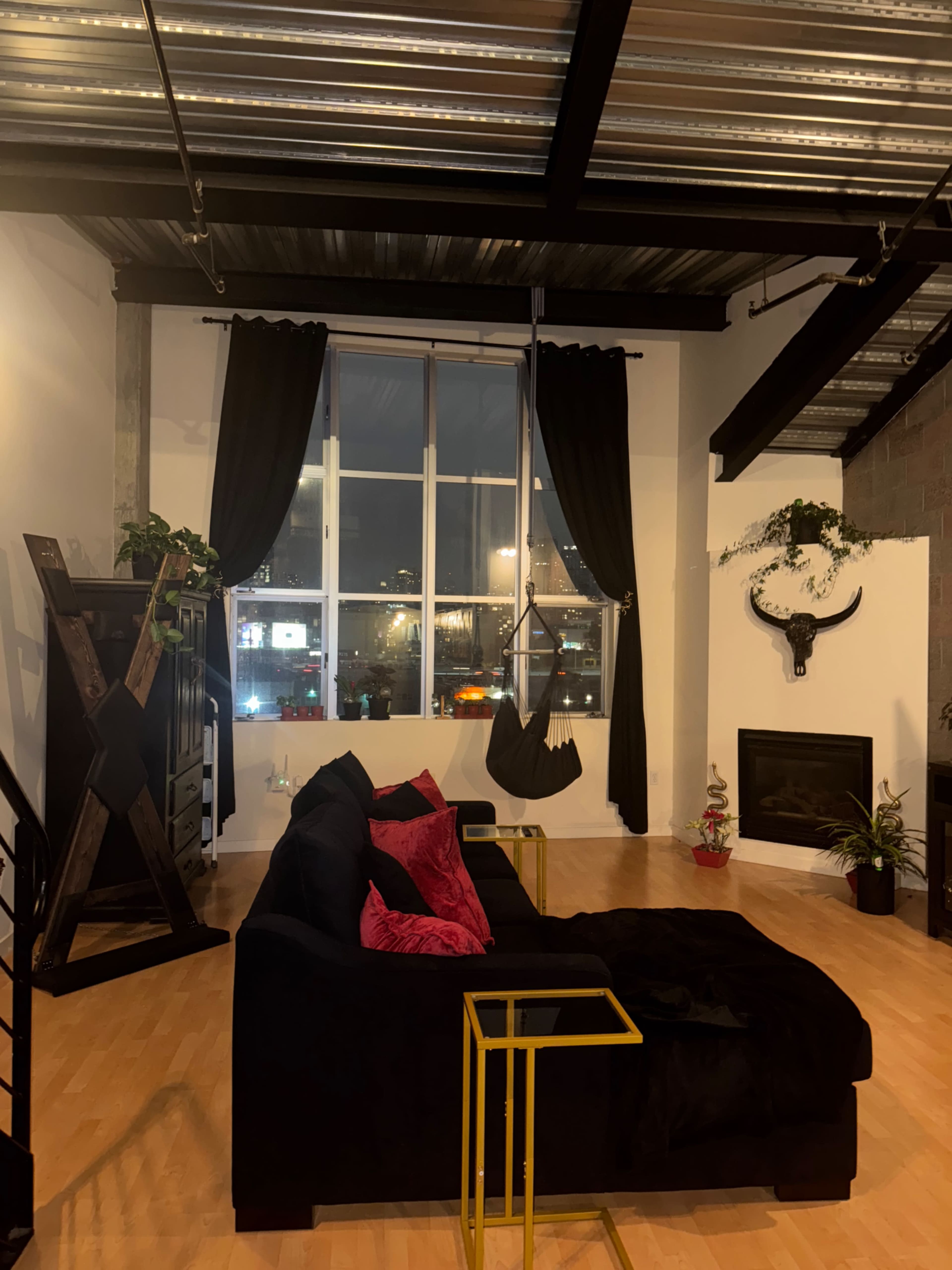 Luxury industrial loft with city view Image in SoMa, San Francisco, CA