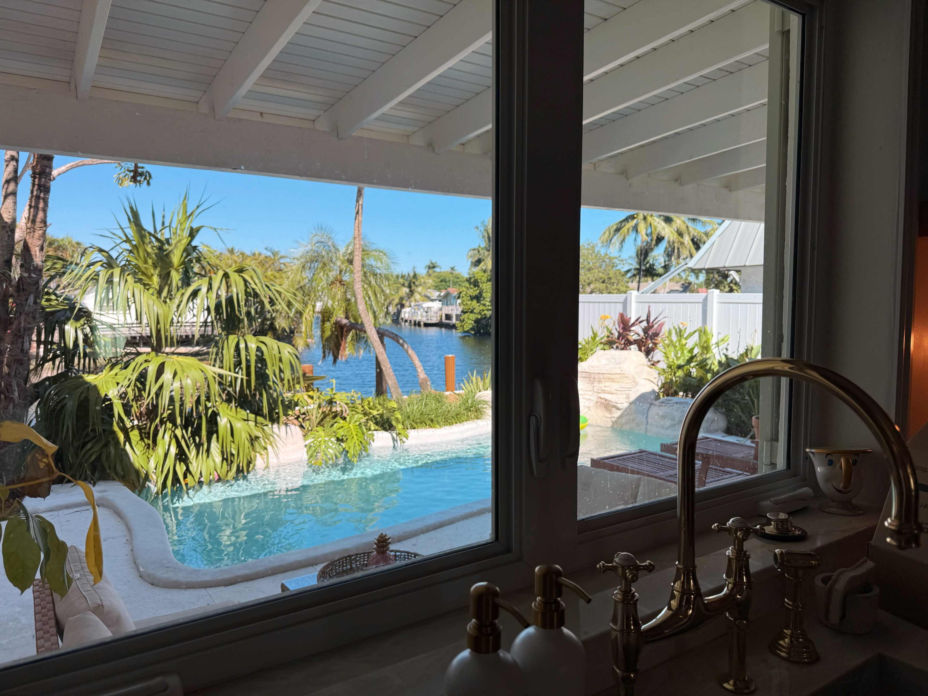 Waterfront Midcentury-Modern Villa Image in North Central, hollywood, FL