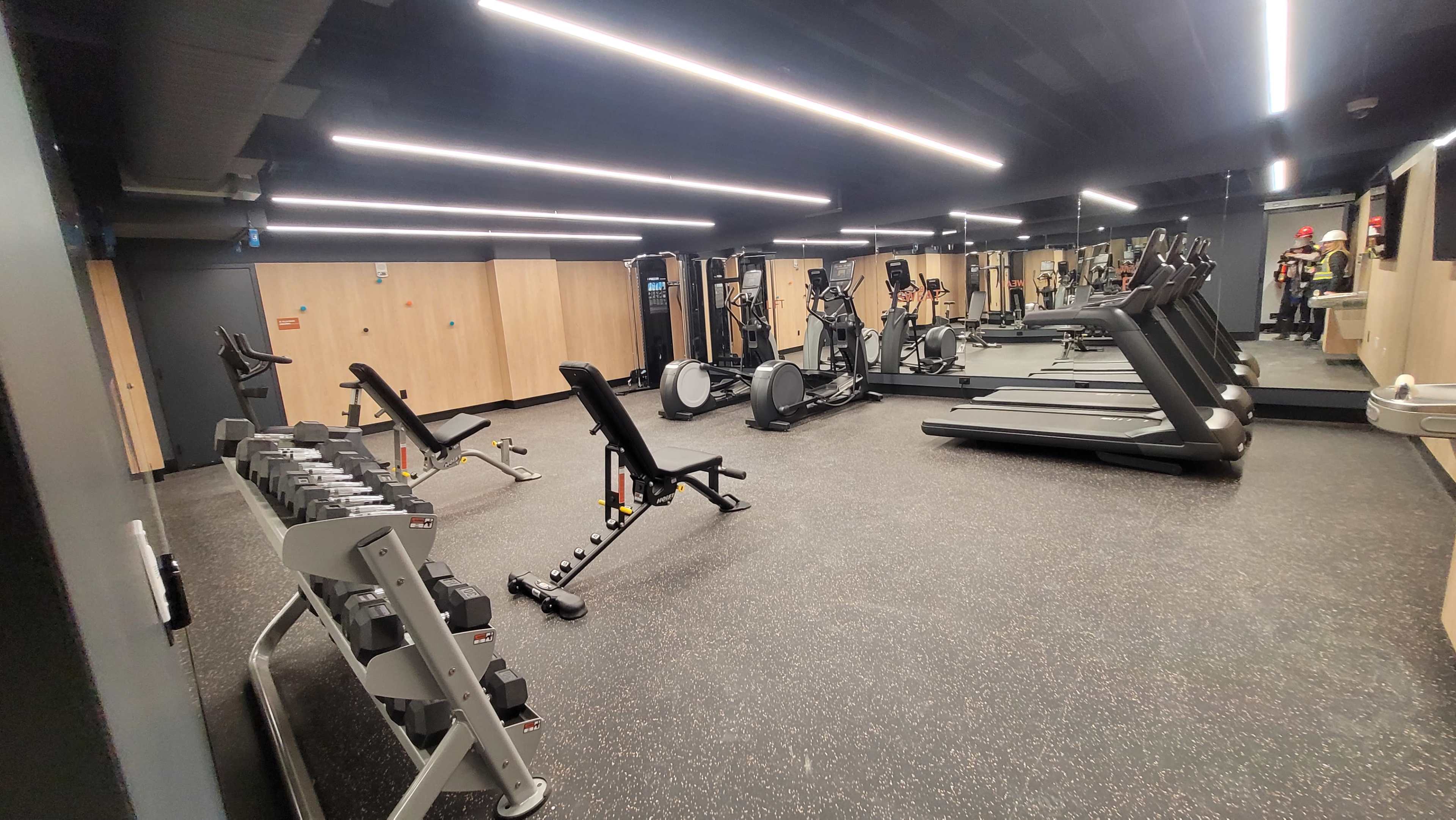 Versatile Sound-proof creative space in Vancouver urban convenience area walking distance to skytrain station, with many amenities like gym, shower, huge outdoor spaceetc. Image in South Vancouver, Vancouver, BC