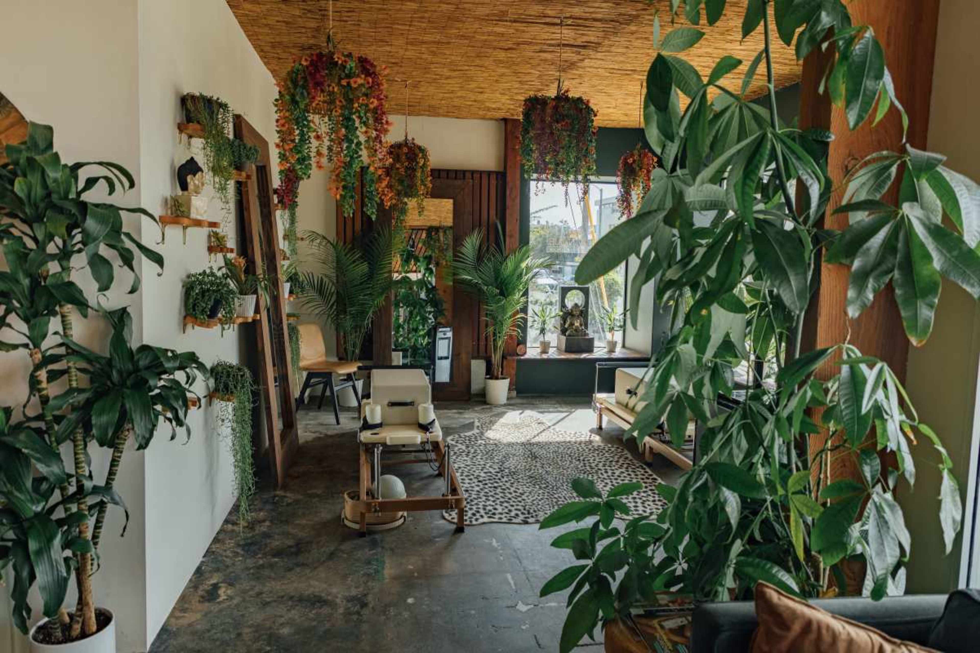 Sunlit Coastal Studio for Wellness, Beauty & Creative Events Image in Manhattan Beach, Manhattan Beach, CA