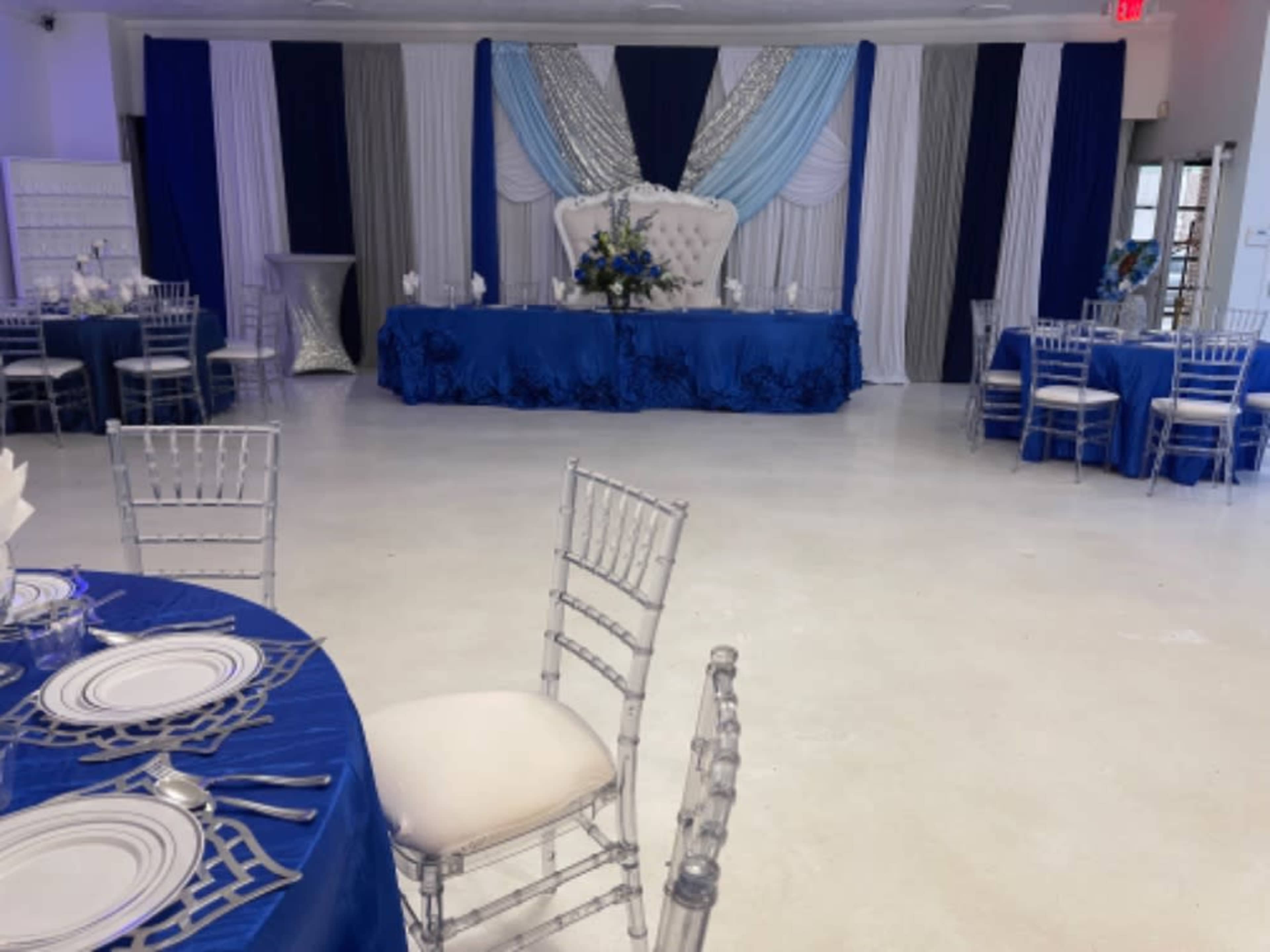 All white Throne Booth 