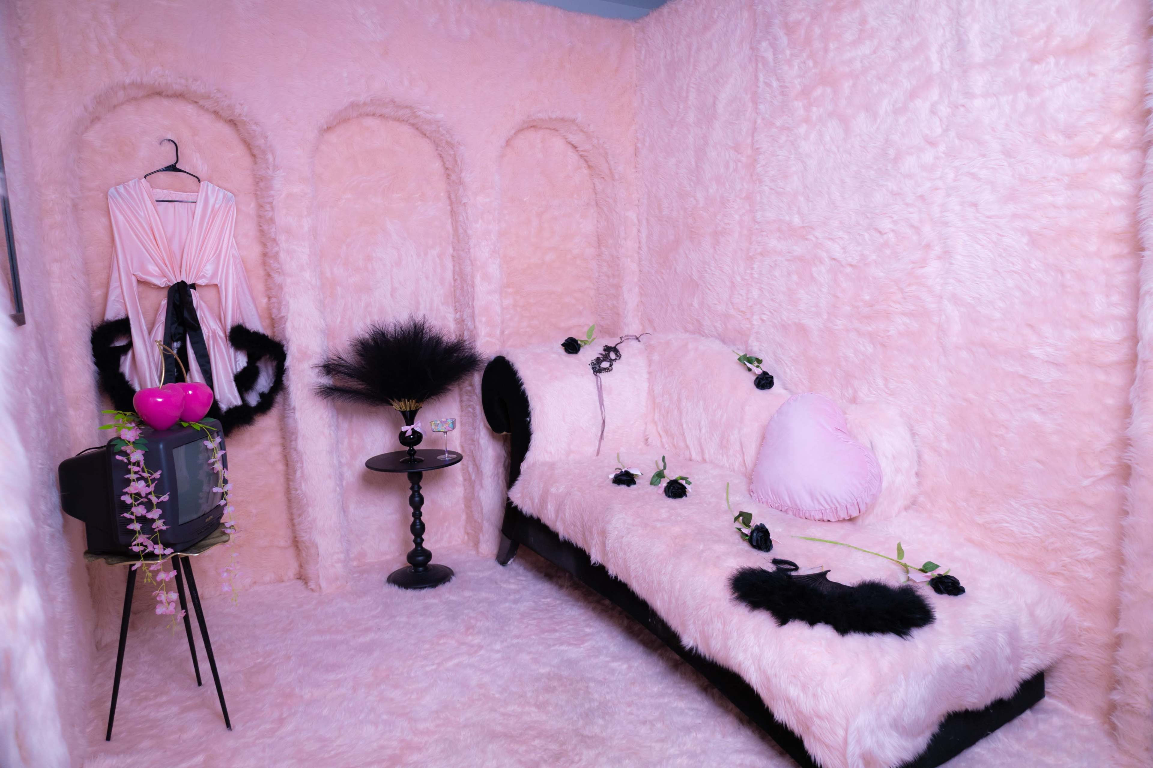 Modern Studio, 6 Creative Sets. Image in Artesian Heights, Las vegas, NV