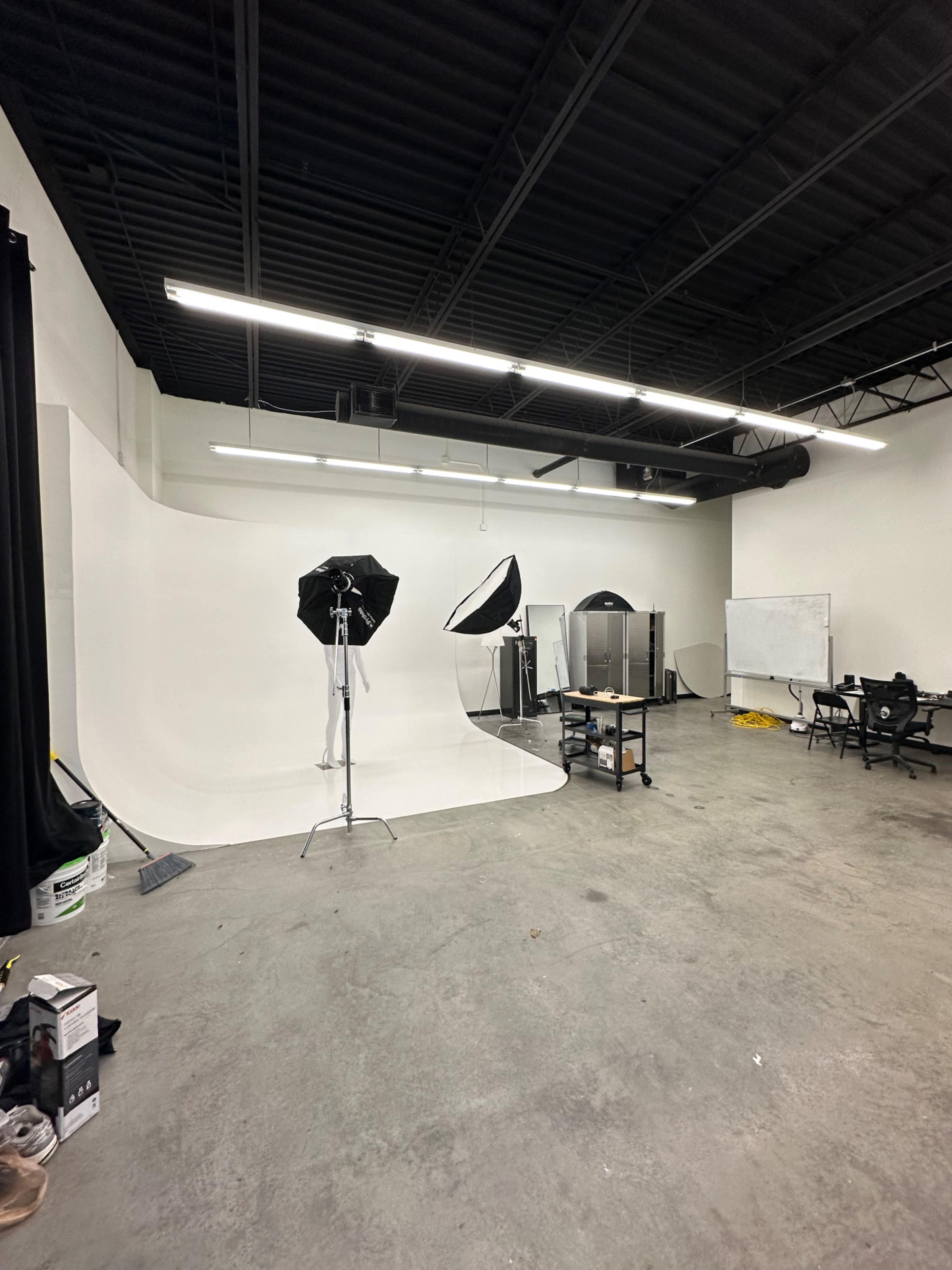 Industrial studio space Image in Hopkins, Hopkins, MN