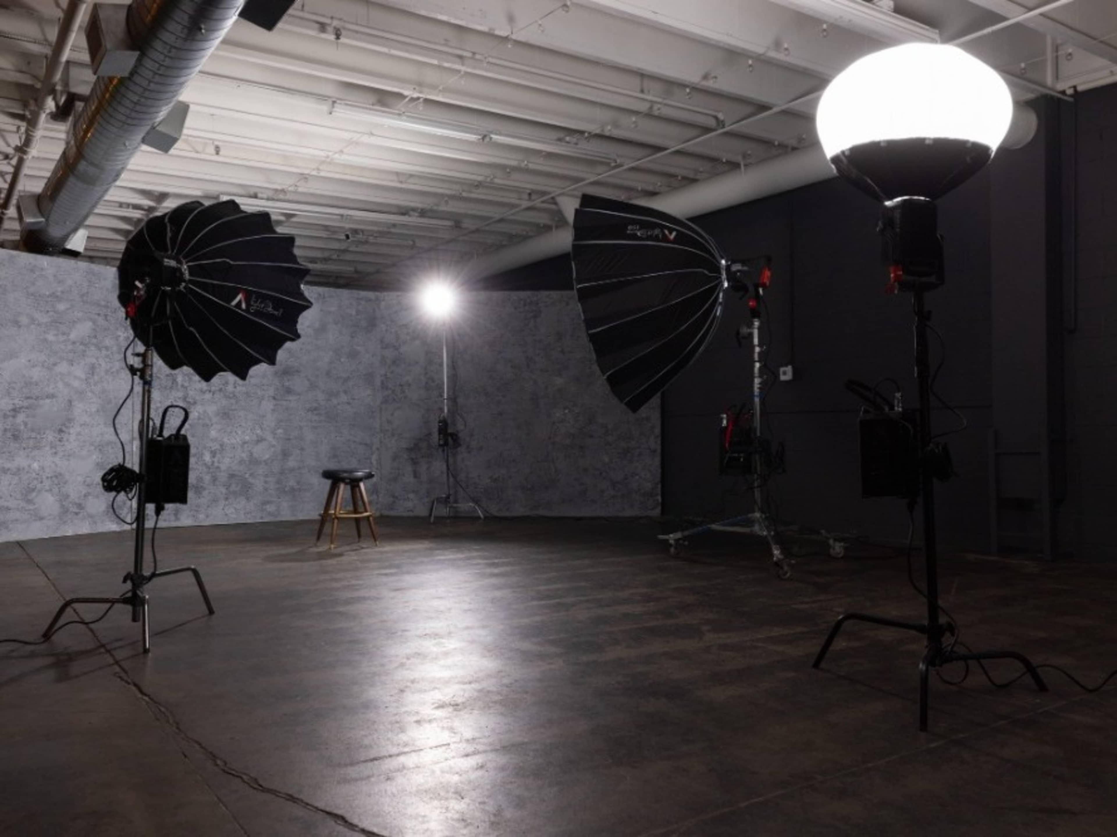 Aputure Lighting