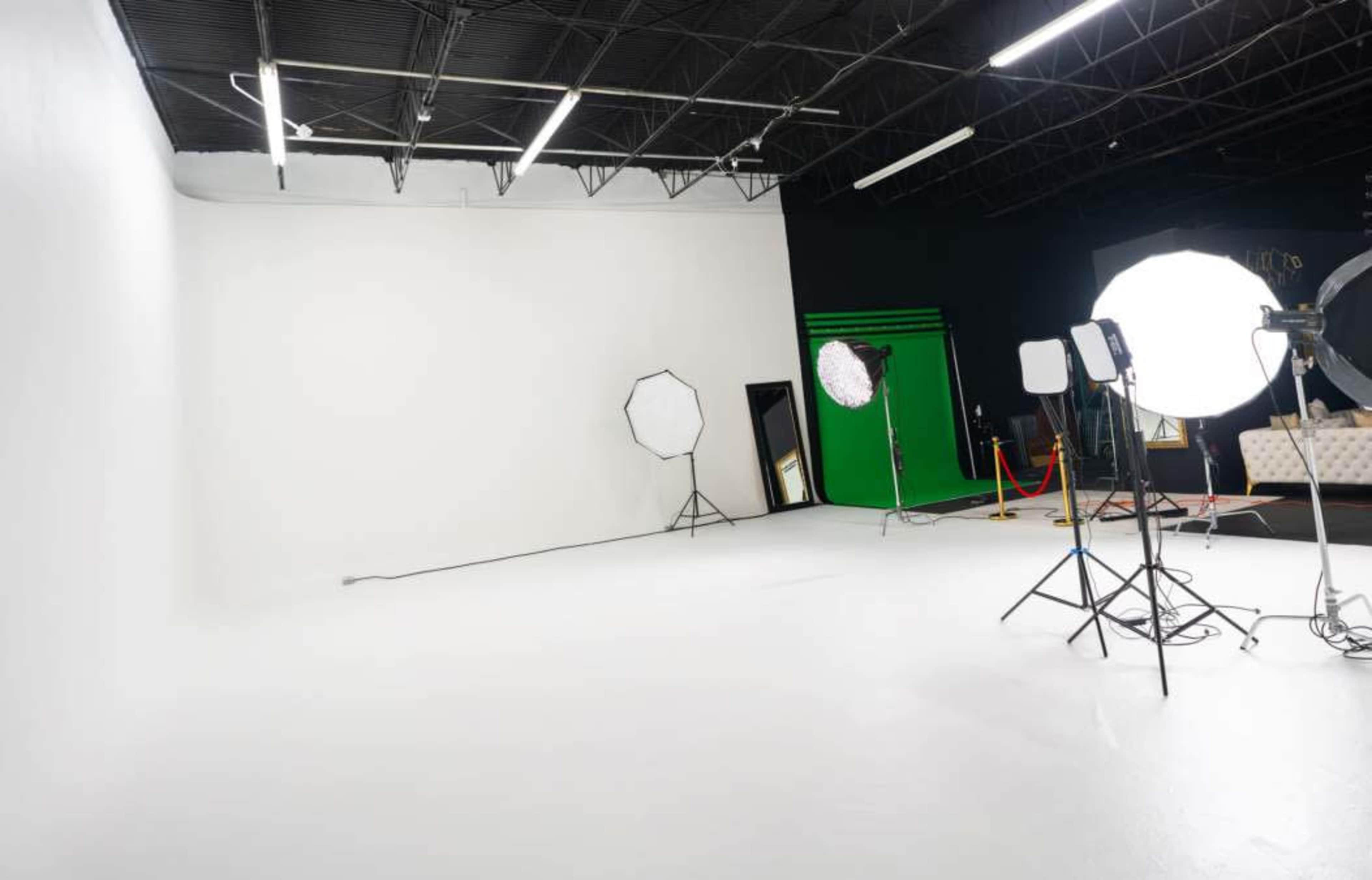 Luxury Photo / Video and Film Studio Image in Hialeah Gardens, Hialeah Gardens, FL