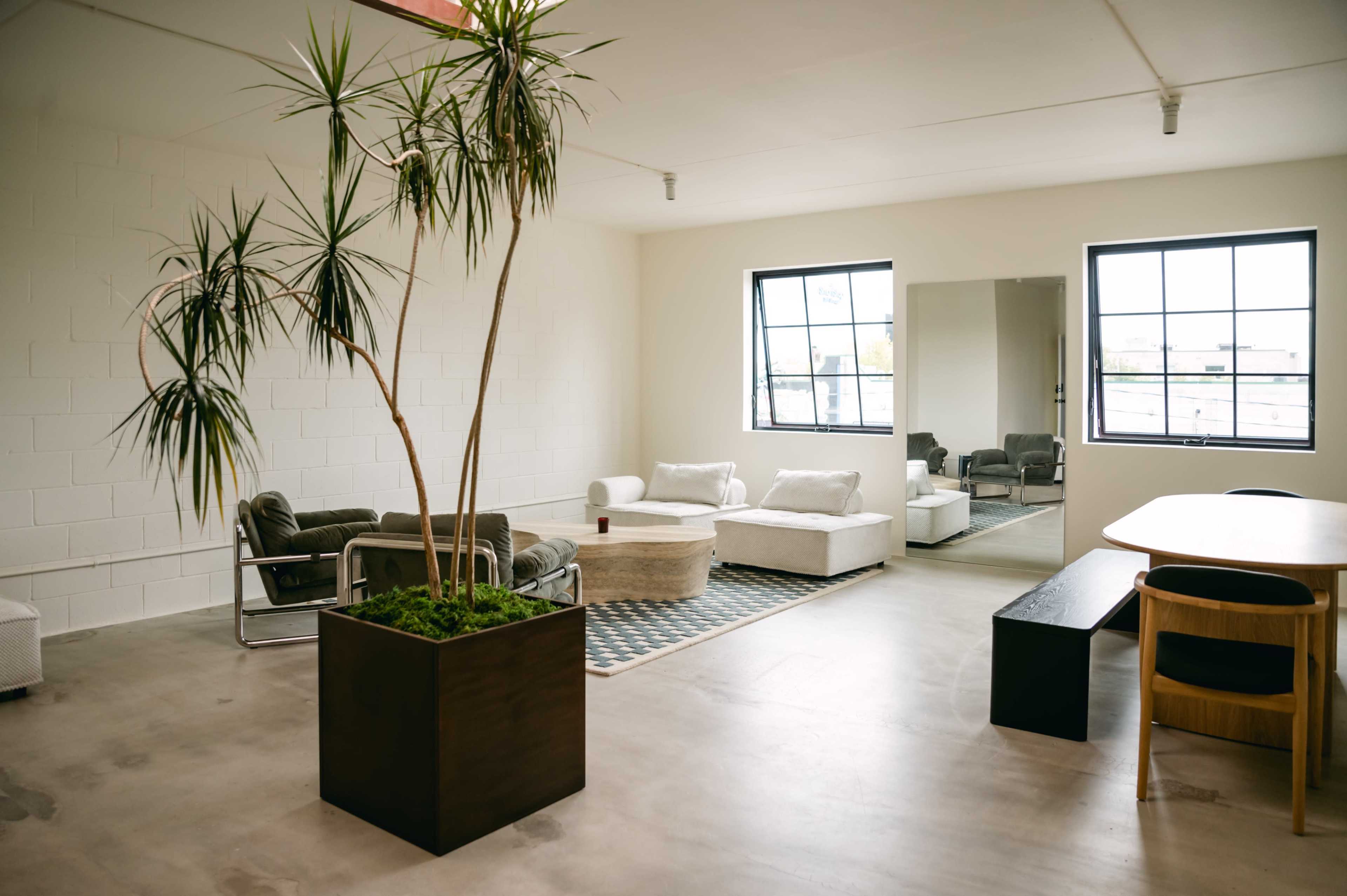 Modern Industrial Studio Loft Image in Davenport, Toronto, ON