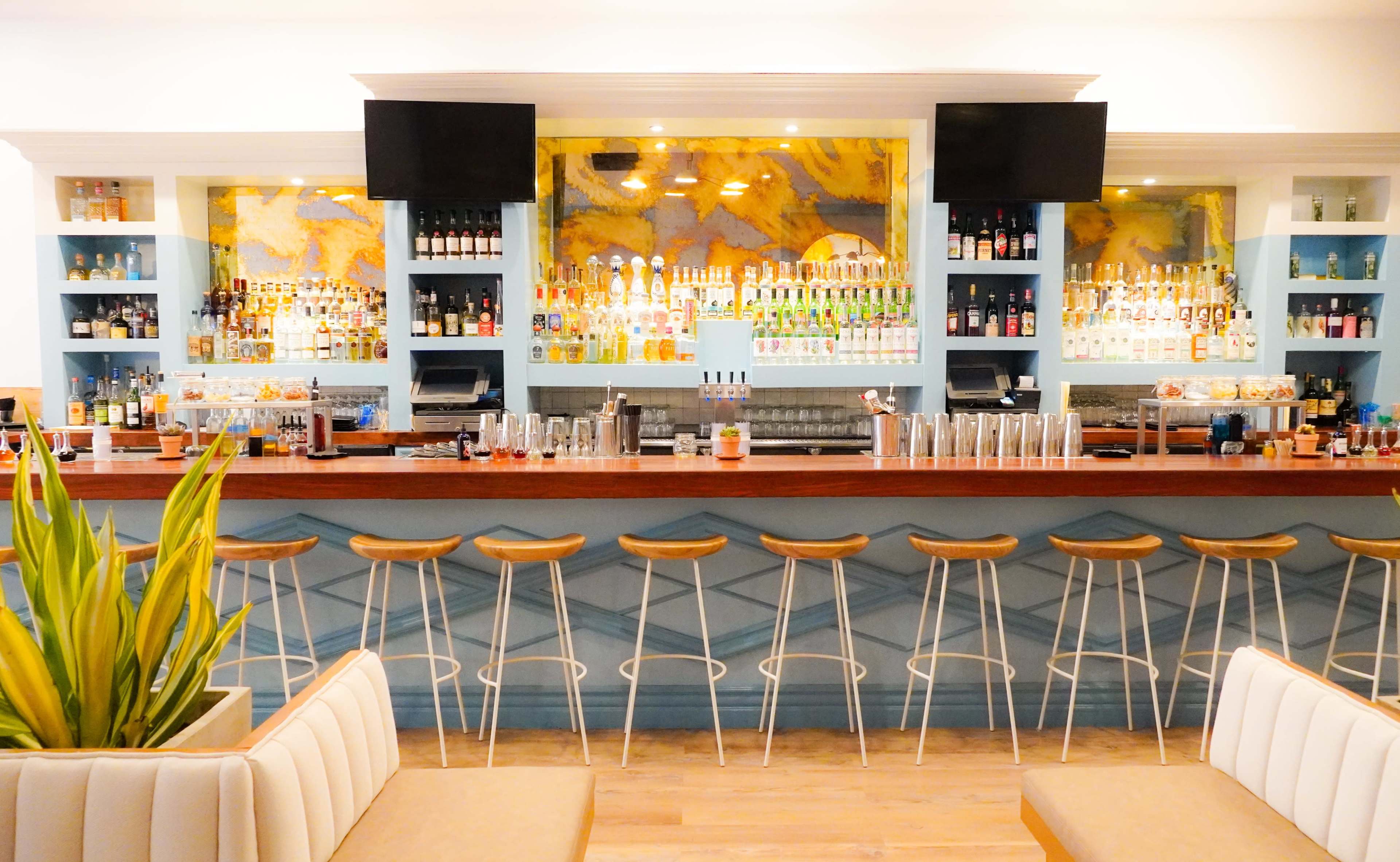 Downtown Santa Monica Bar & Restaurant, a few blocks from the Santa Monica Pier, Airy, Bright, Beach-Casual design, Combination of cocktail lounge + Street Taco Bar Image in Downtown, Santa Monica, CA